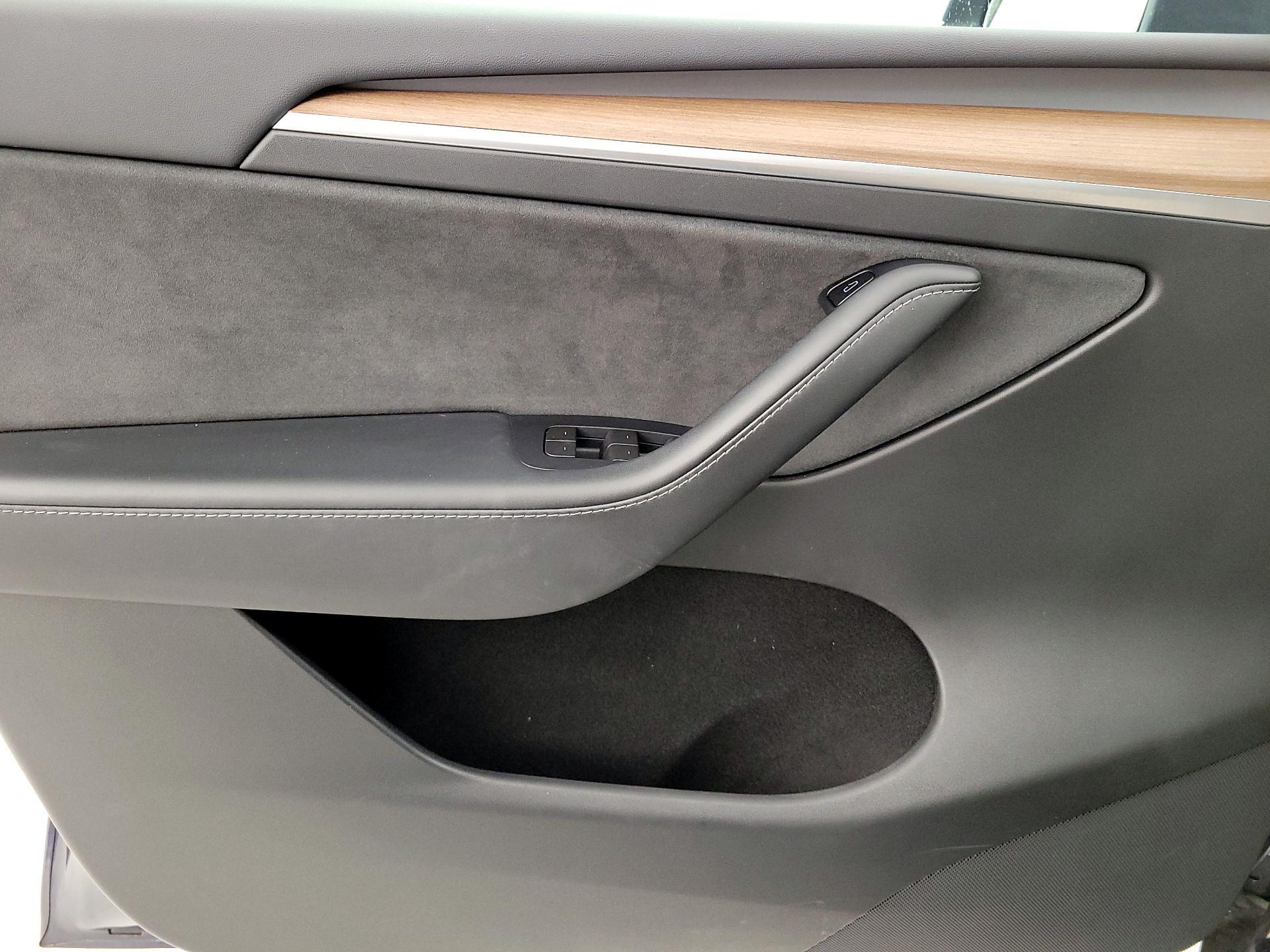 Thumbnail: 2022 Tesla Model Y - 12