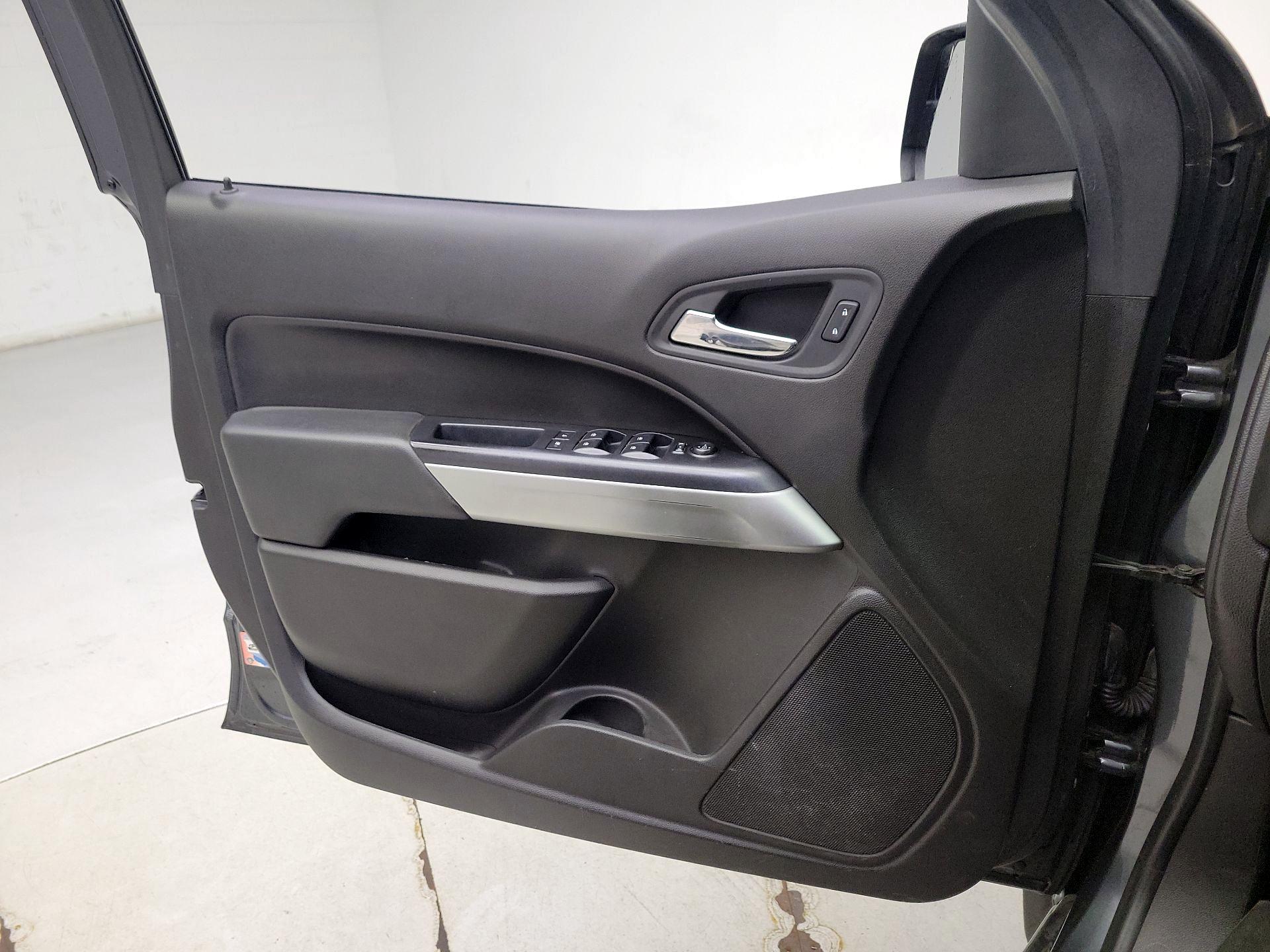 Thumbnail: 2016 Chevrolet Colorado - 12