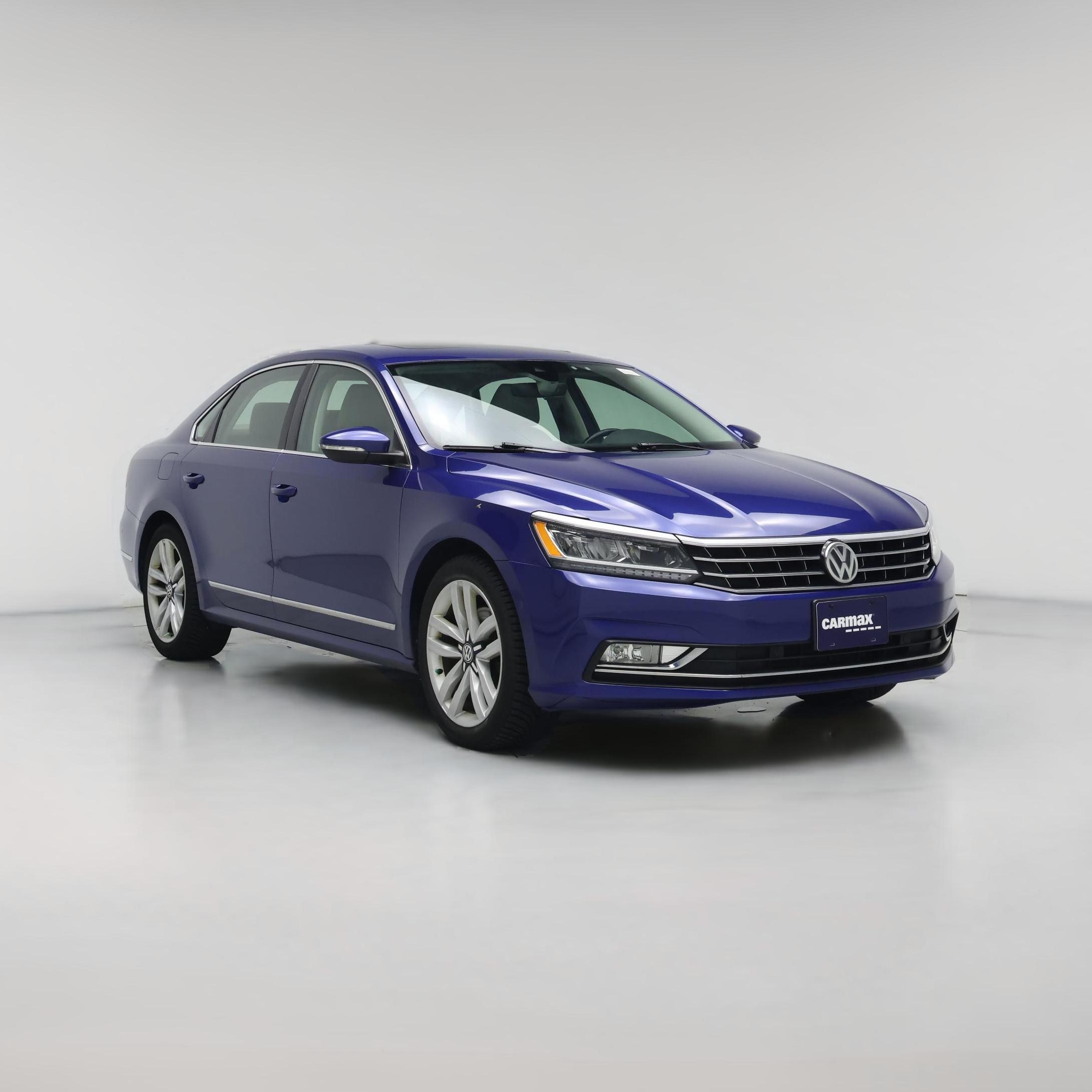 Thumbnail: 2017 Volkswagen Passat - 1