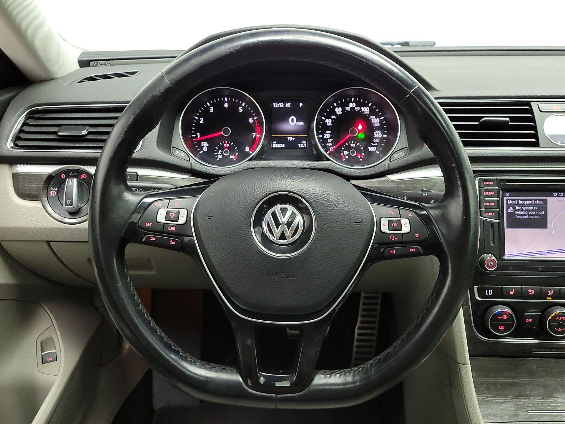 Thumbnail: 2017 Volkswagen Passat - 10