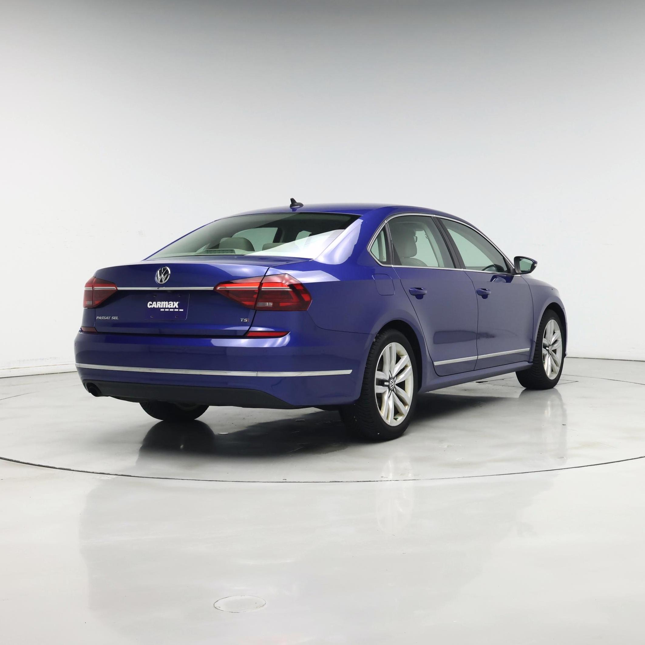 Thumbnail: 2017 Volkswagen Passat - 8