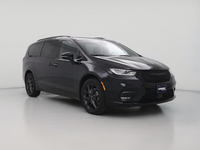 Black 2024 Chrysler Pacifica Limited