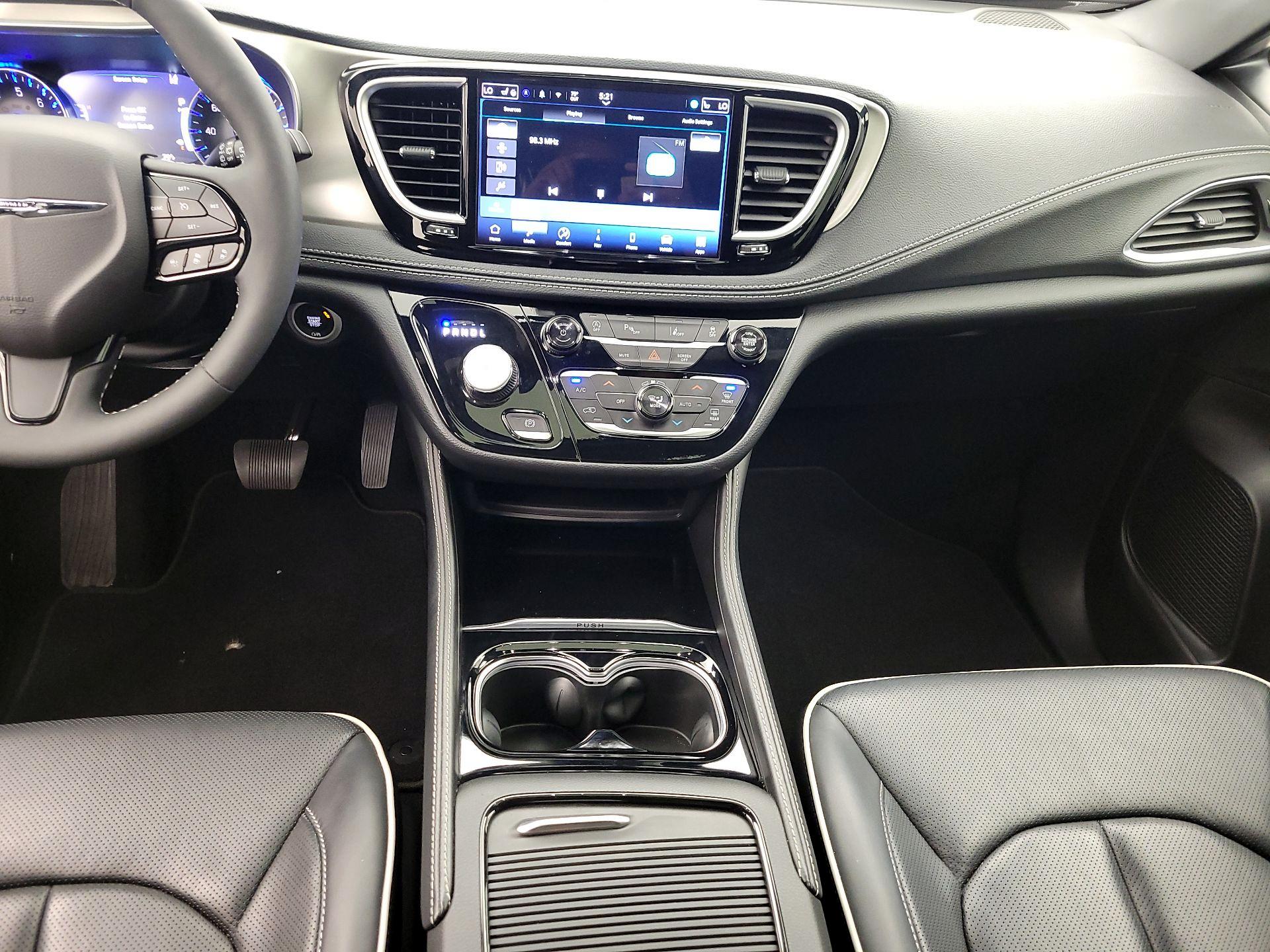 Thumbnail: 2024 Chrysler Pacifica - 17