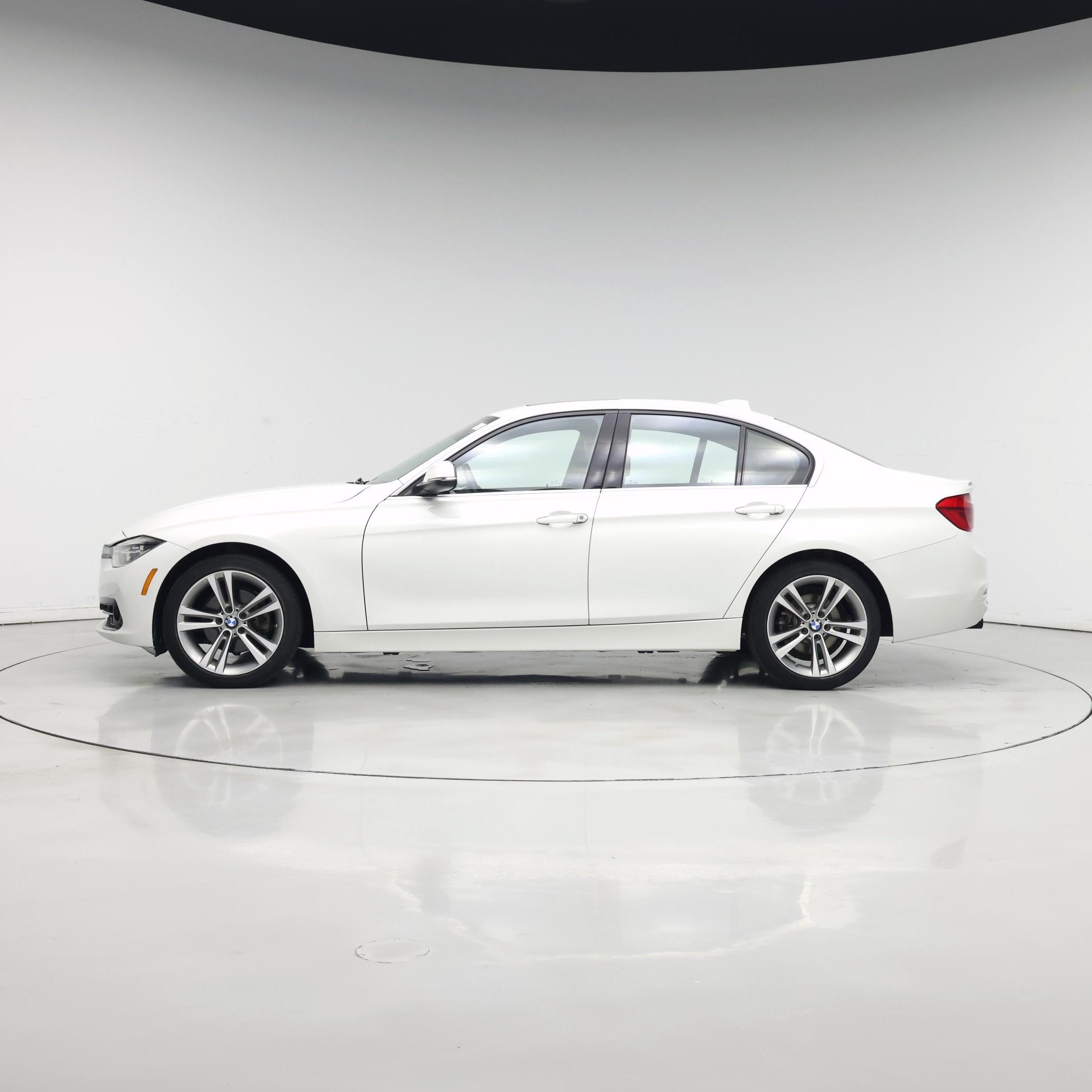 Thumbnail: 2018 BMW 3 Series - 3