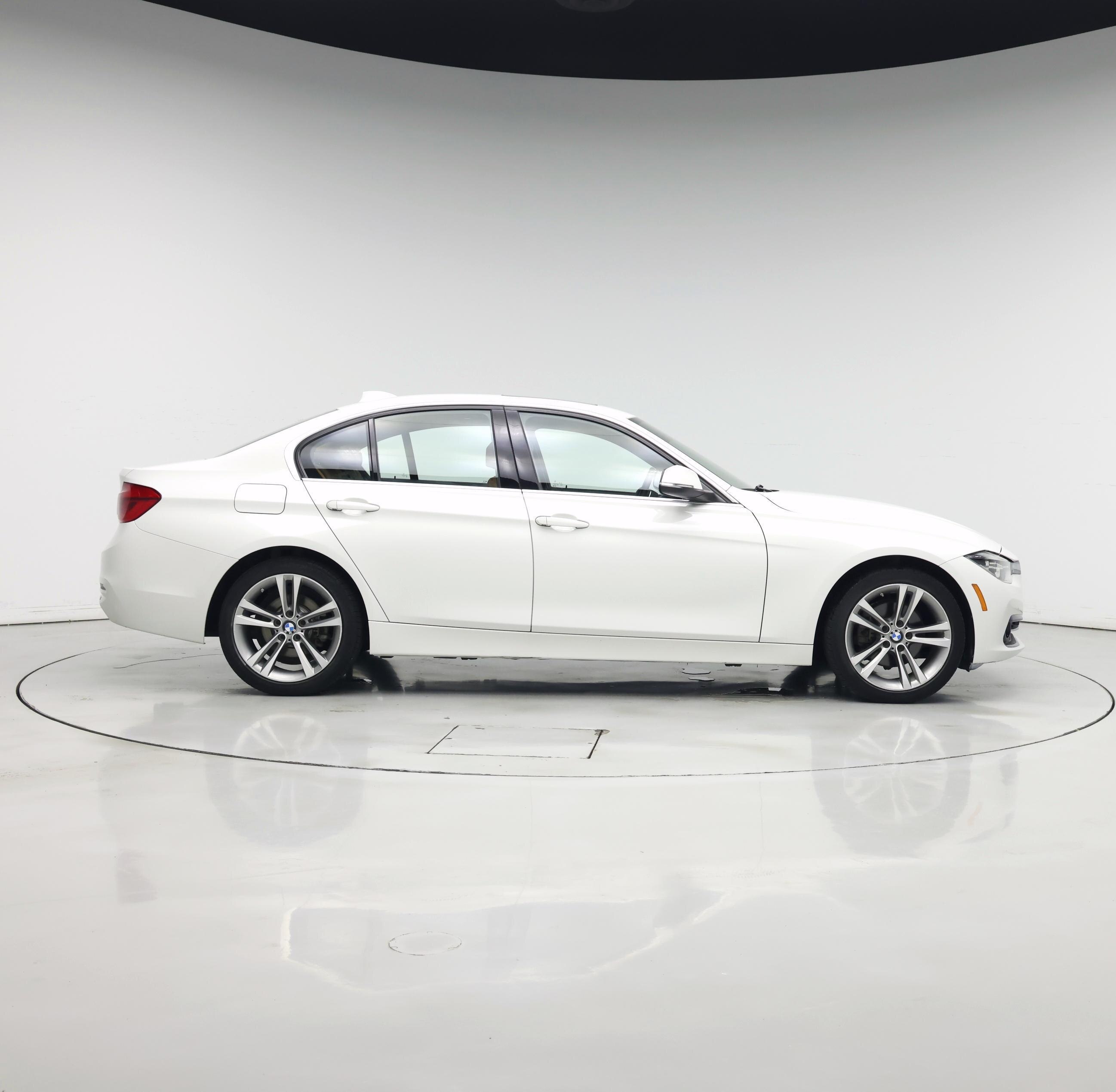 Thumbnail: 2018 BMW 3 Series - 7