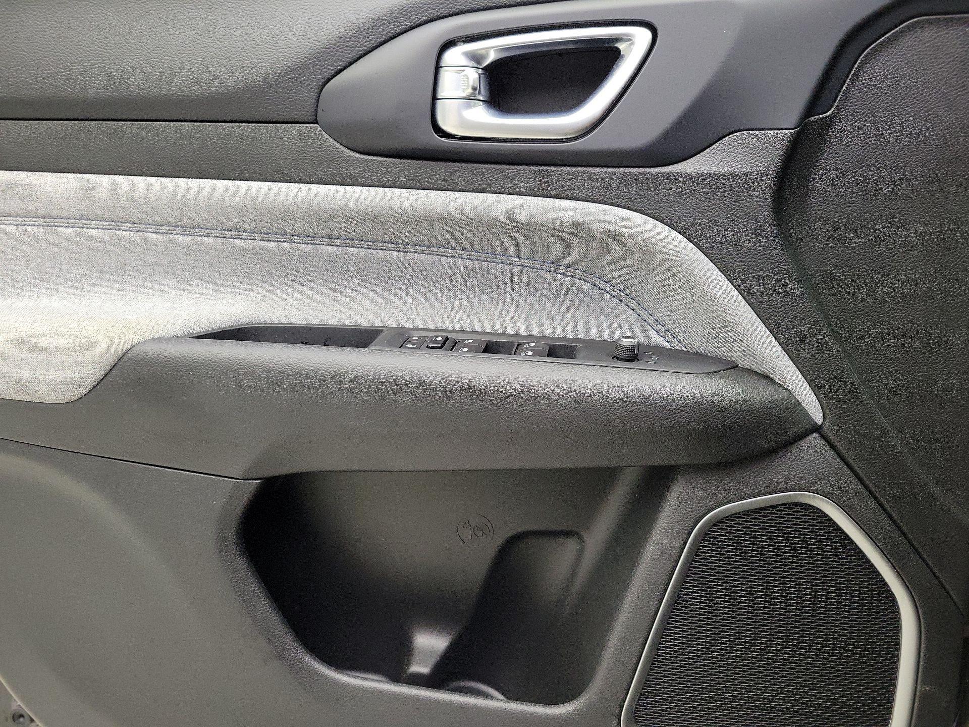 Thumbnail: 2023 Jeep Compass - 12