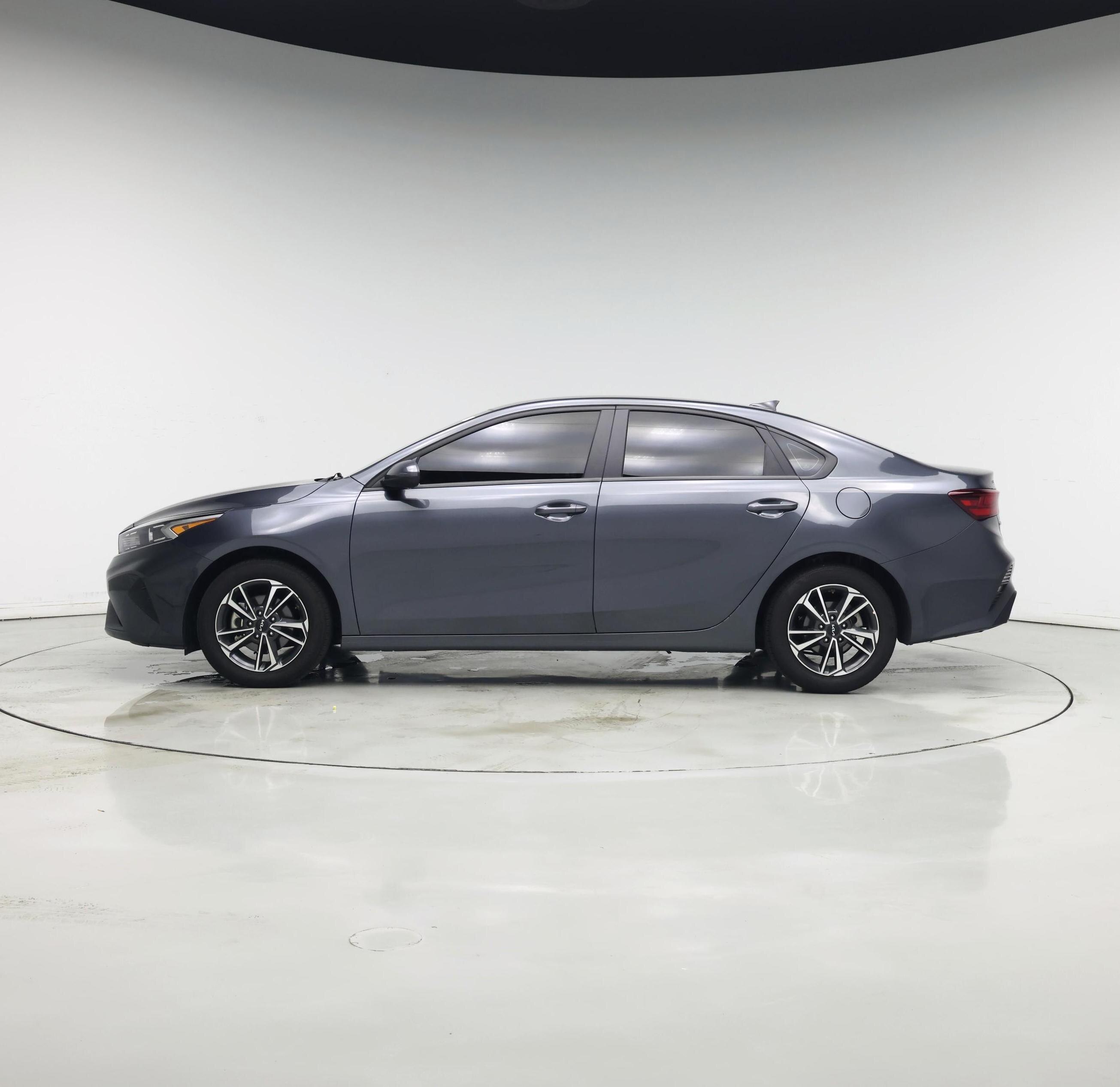 Thumbnail: 2024 Kia Forte - 3