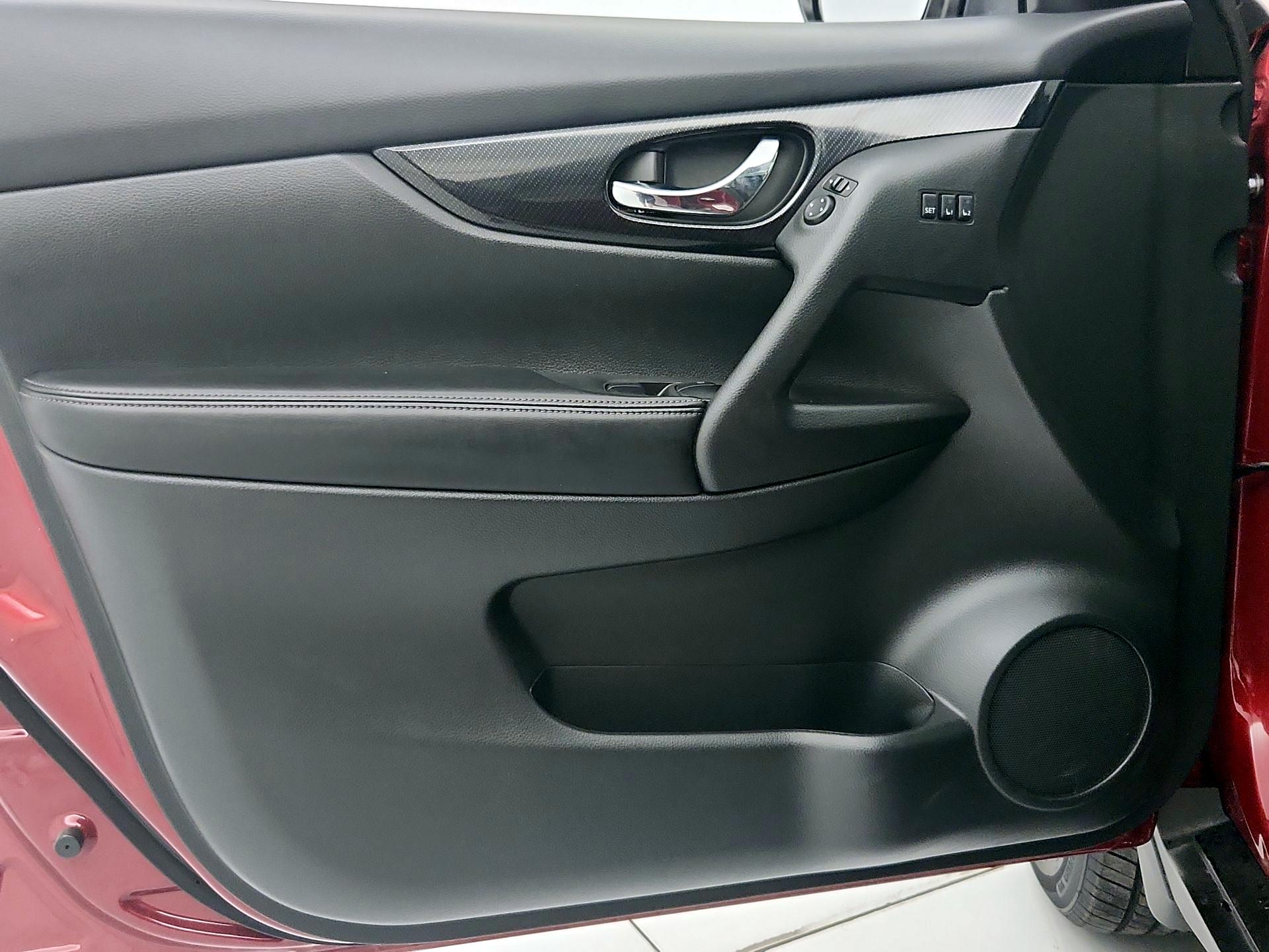 Thumbnail: 2019 Nissan Rogue - 12