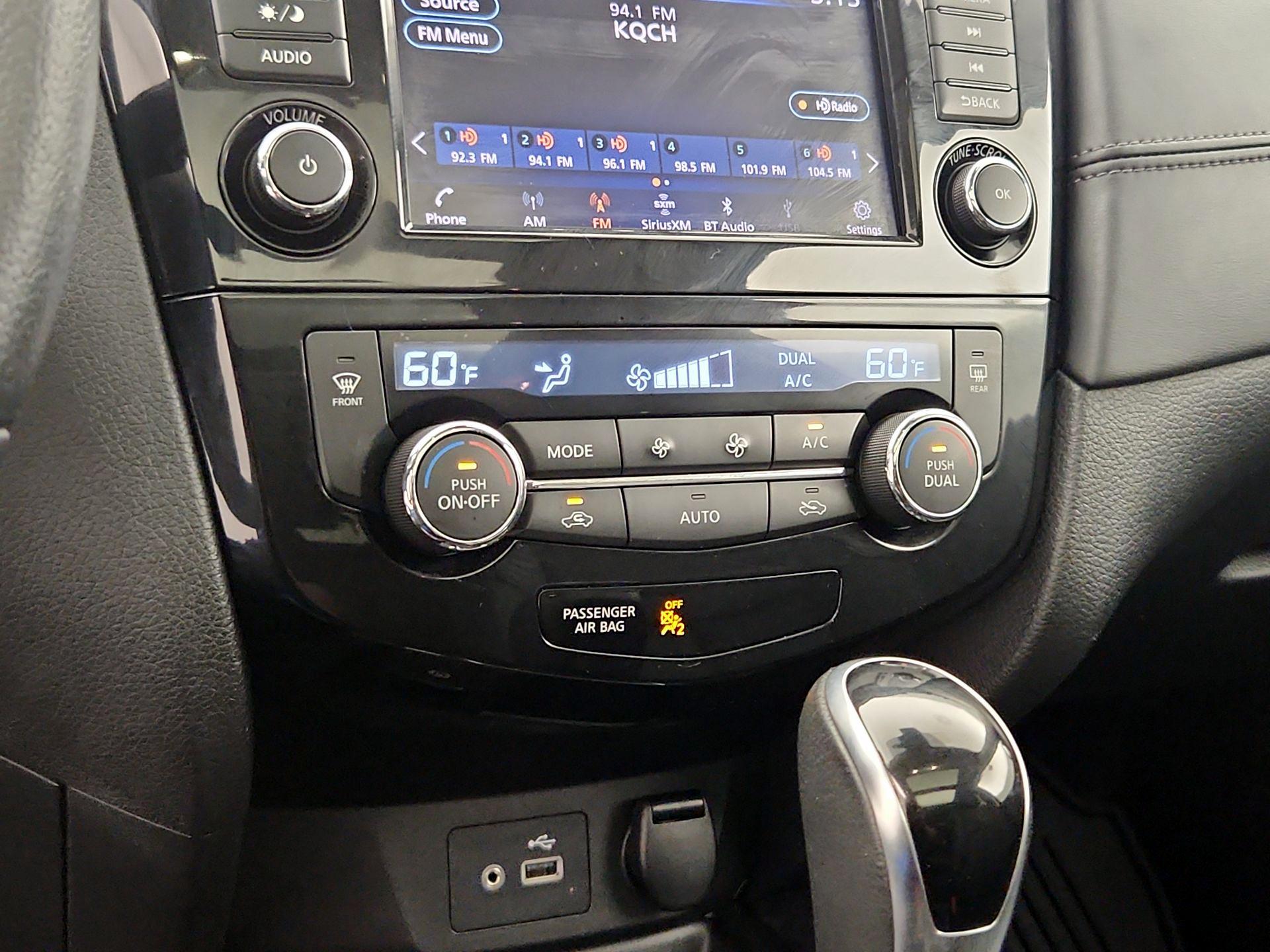 Thumbnail: 2019 Nissan Rogue - 17