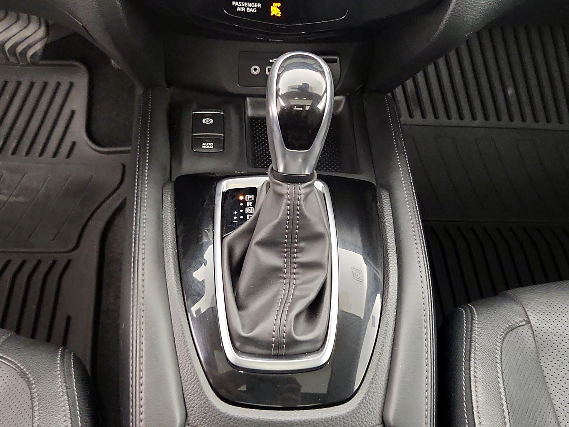 Thumbnail: 2019 Nissan Rogue - 18