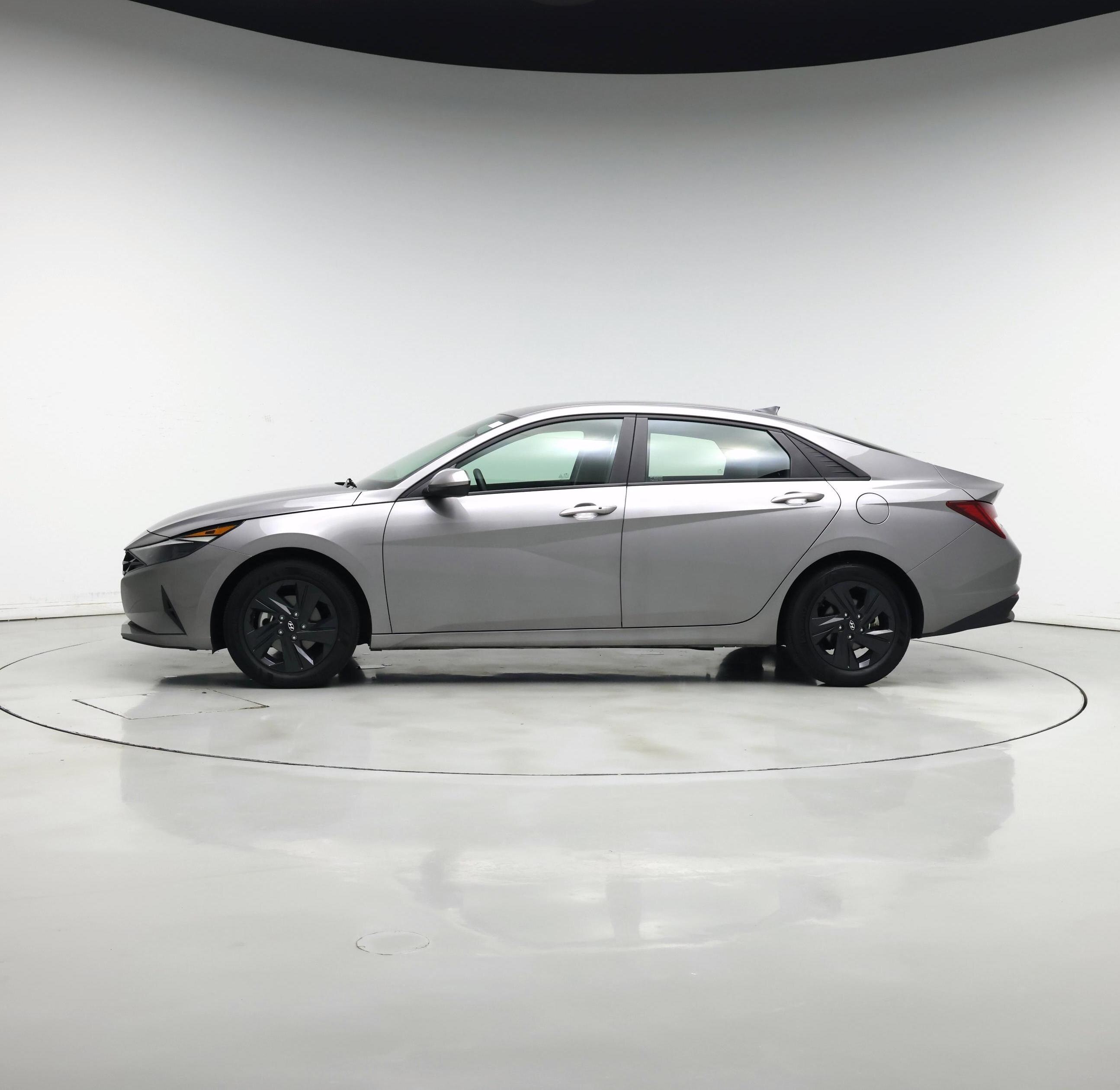 Thumbnail: 2023 Hyundai Elantra - 3
