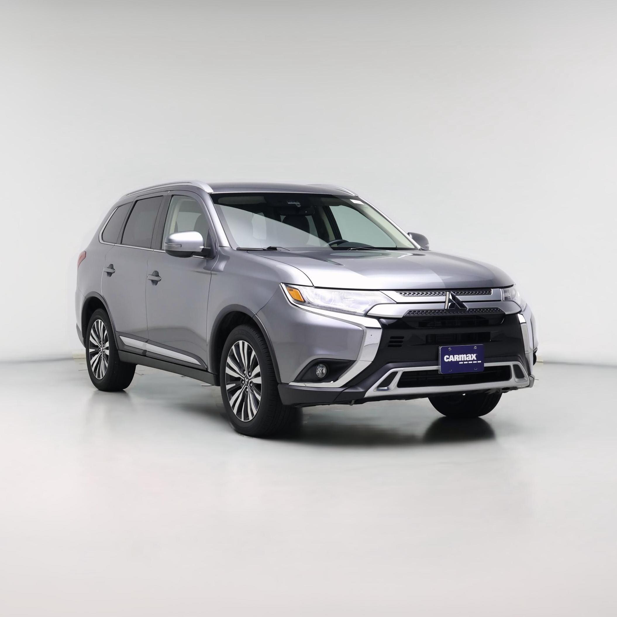 Thumbnail: 2020 Mitsubishi Outlander - 1