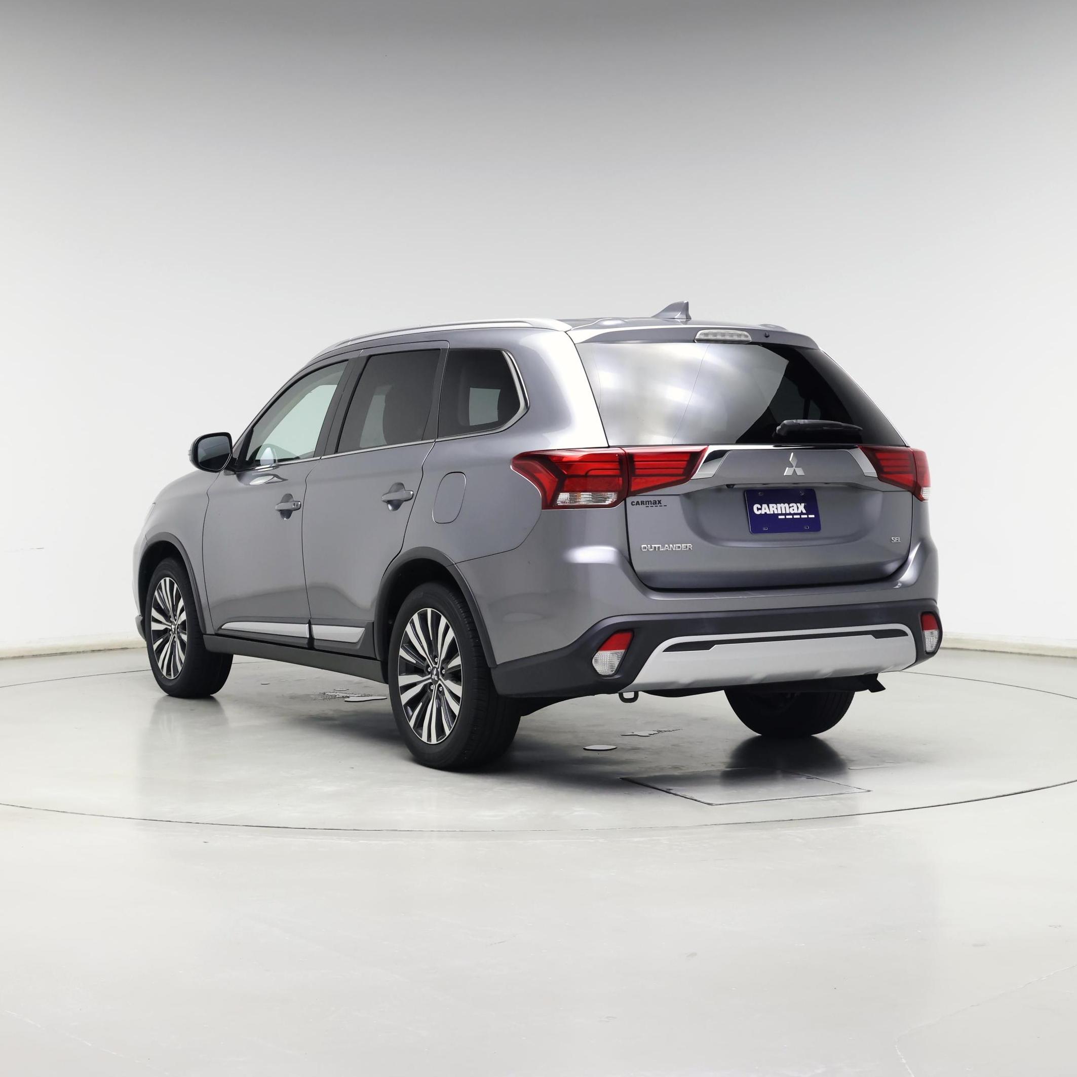 Thumbnail: 2020 Mitsubishi Outlander - 2