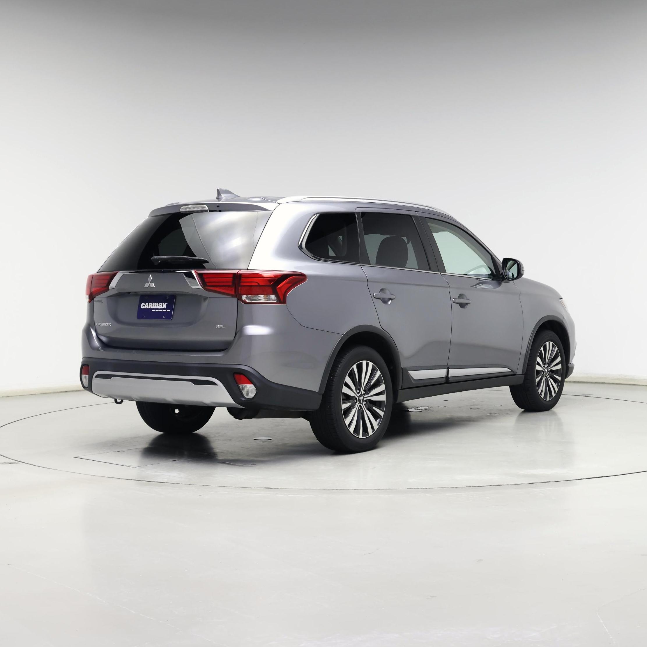Thumbnail: 2020 Mitsubishi Outlander - 8