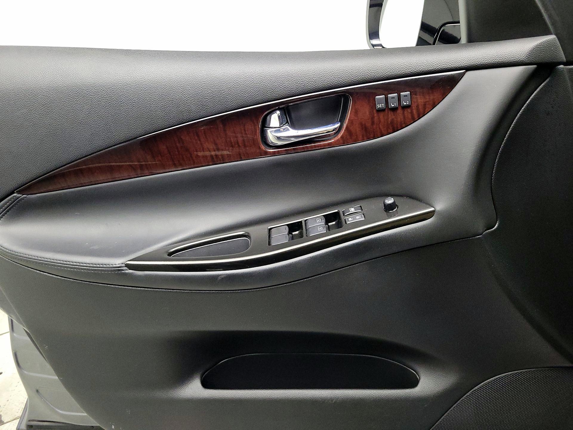 Thumbnail: 2017 INFINITI QX50 - 12