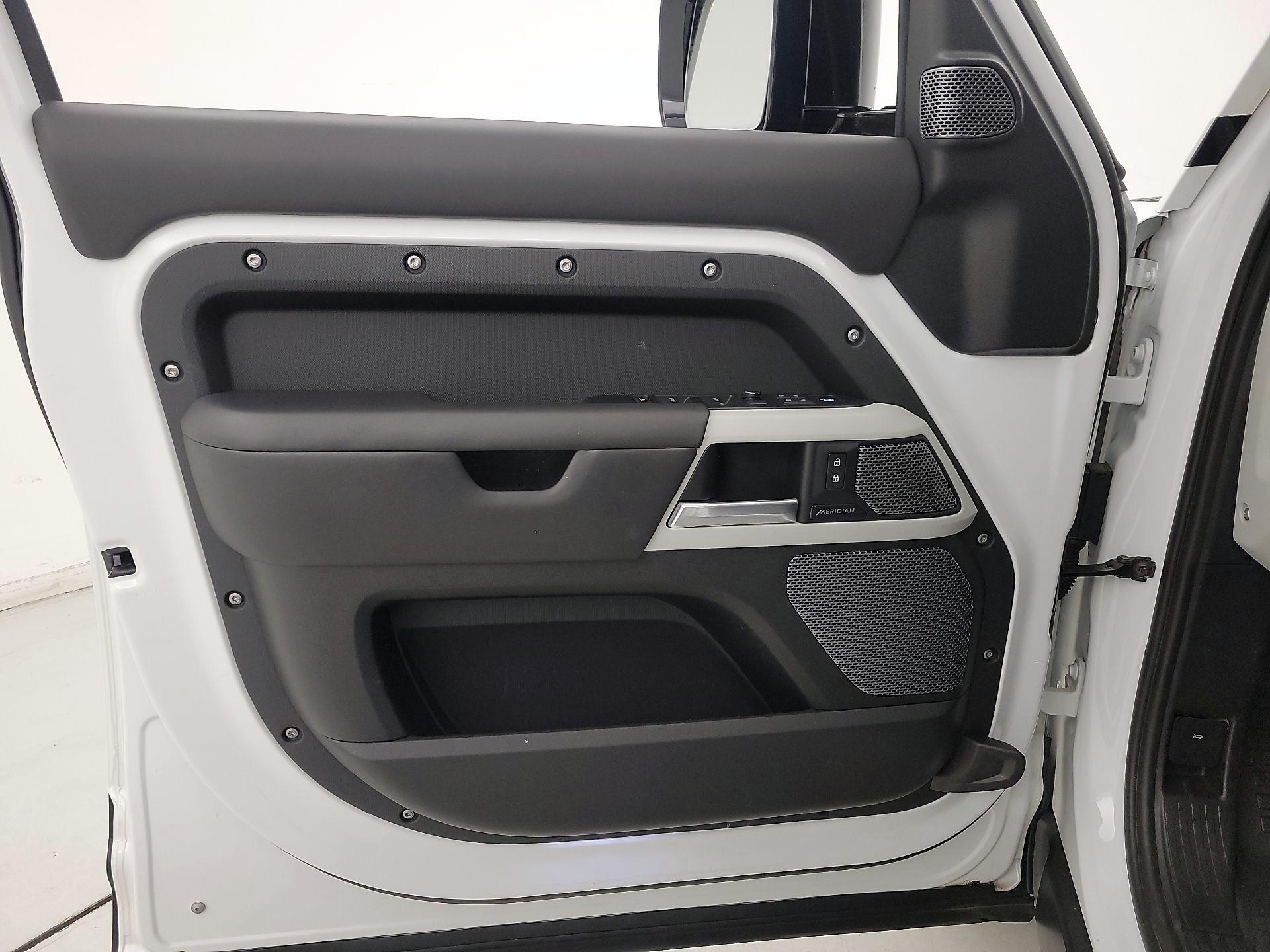 Thumbnail: 2020 Land Rover Defender - 12