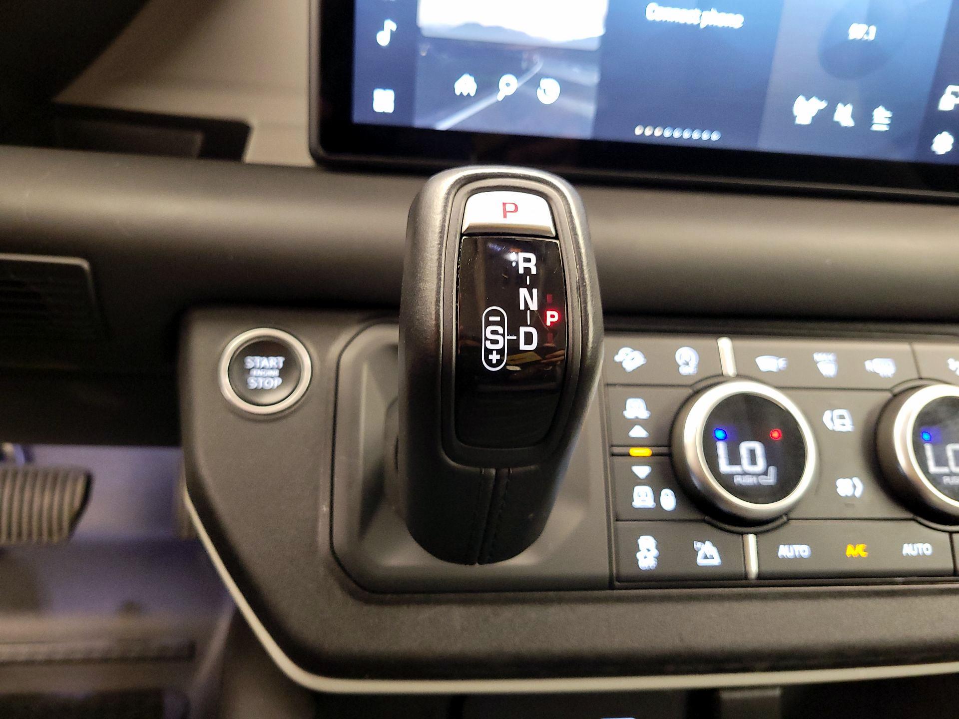 Thumbnail: 2020 Land Rover Defender - 17