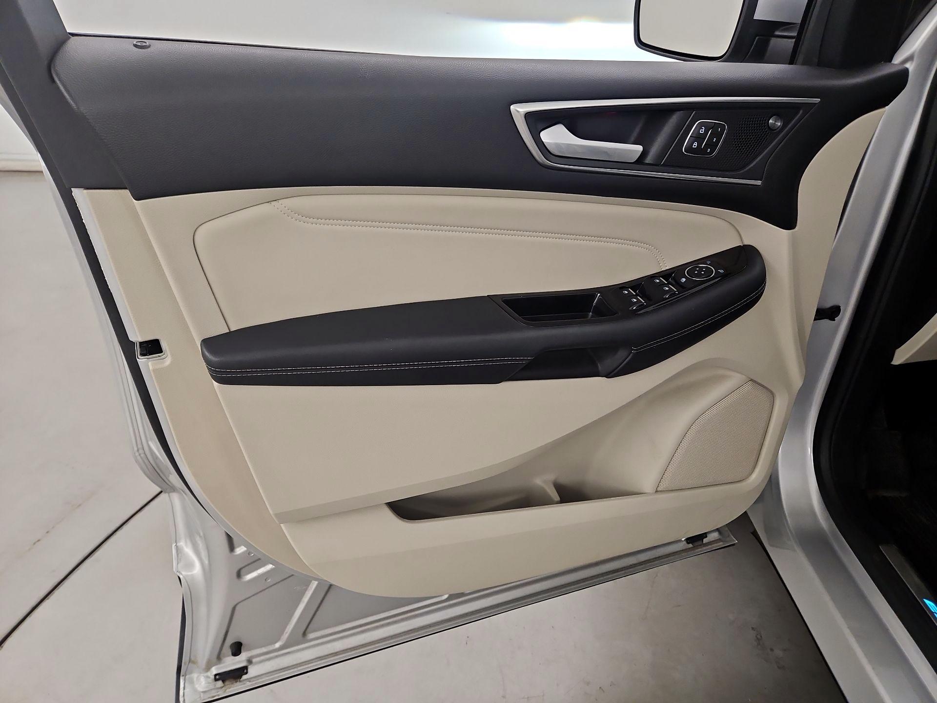 Thumbnail: 2019 Ford Edge - 12