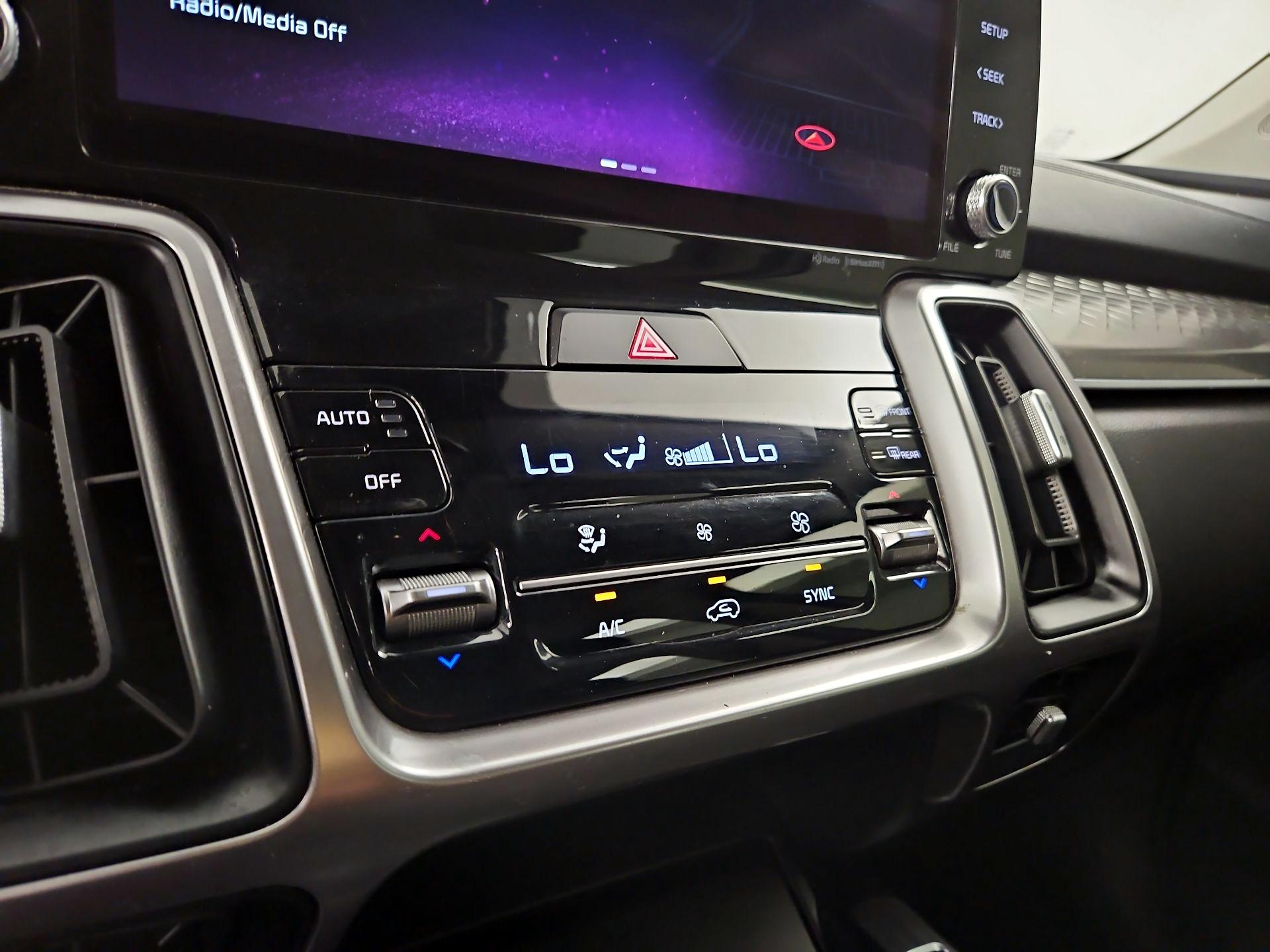 Thumbnail: 2022 Kia Sorento - 17