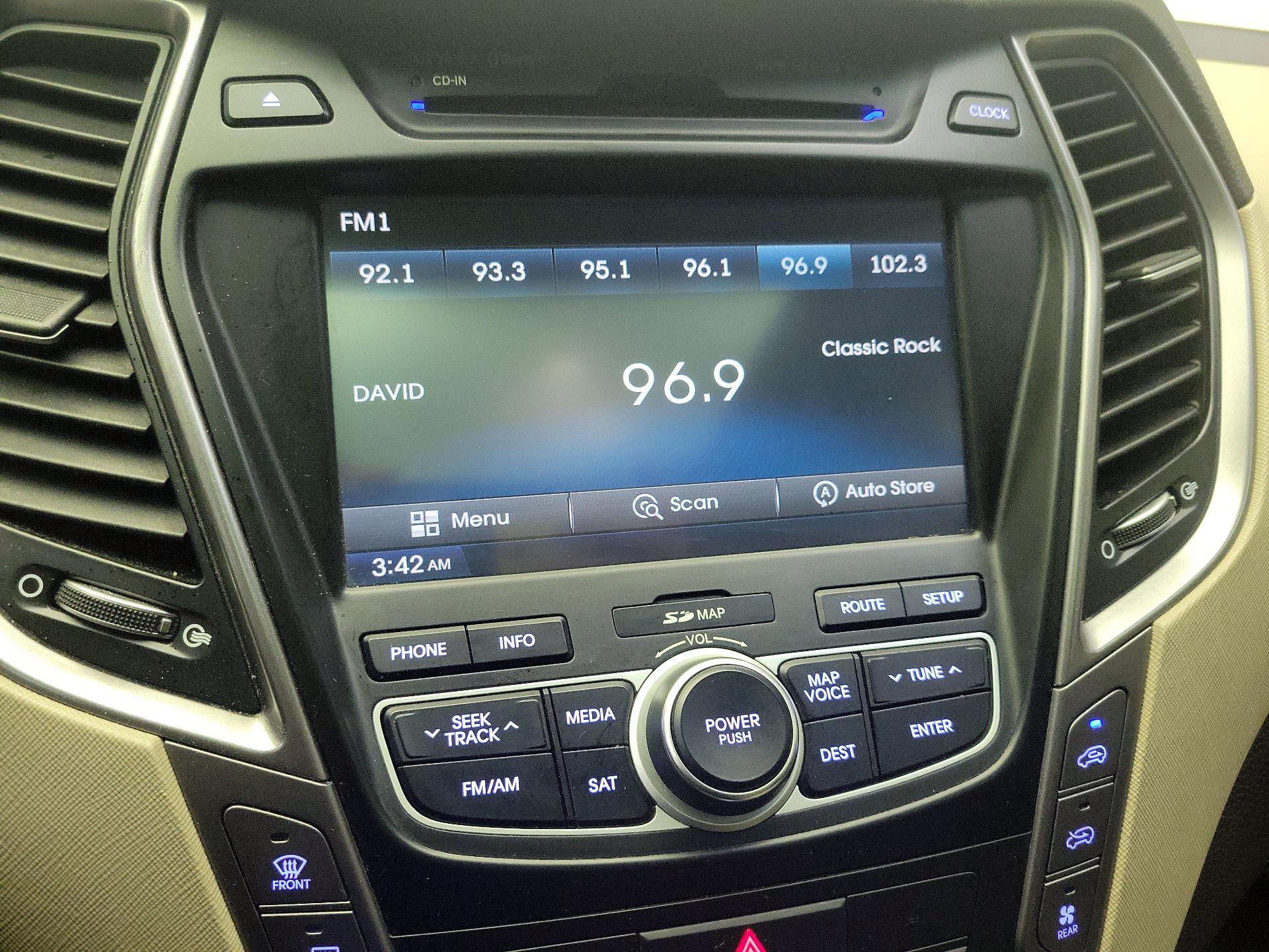 Thumbnail: 2015 Hyundai Santa Fe - 16