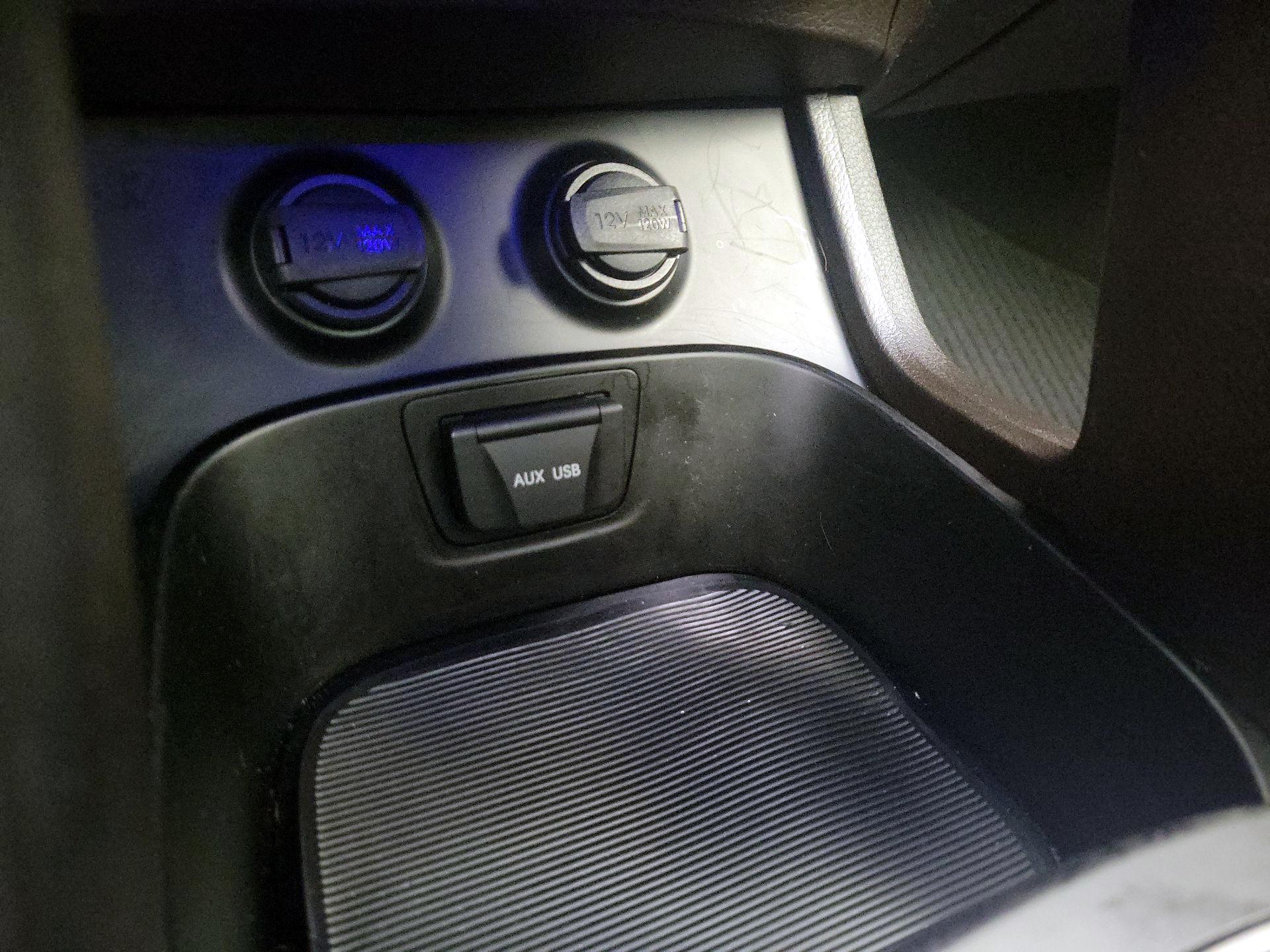 Thumbnail: 2015 Hyundai Santa Fe - 19