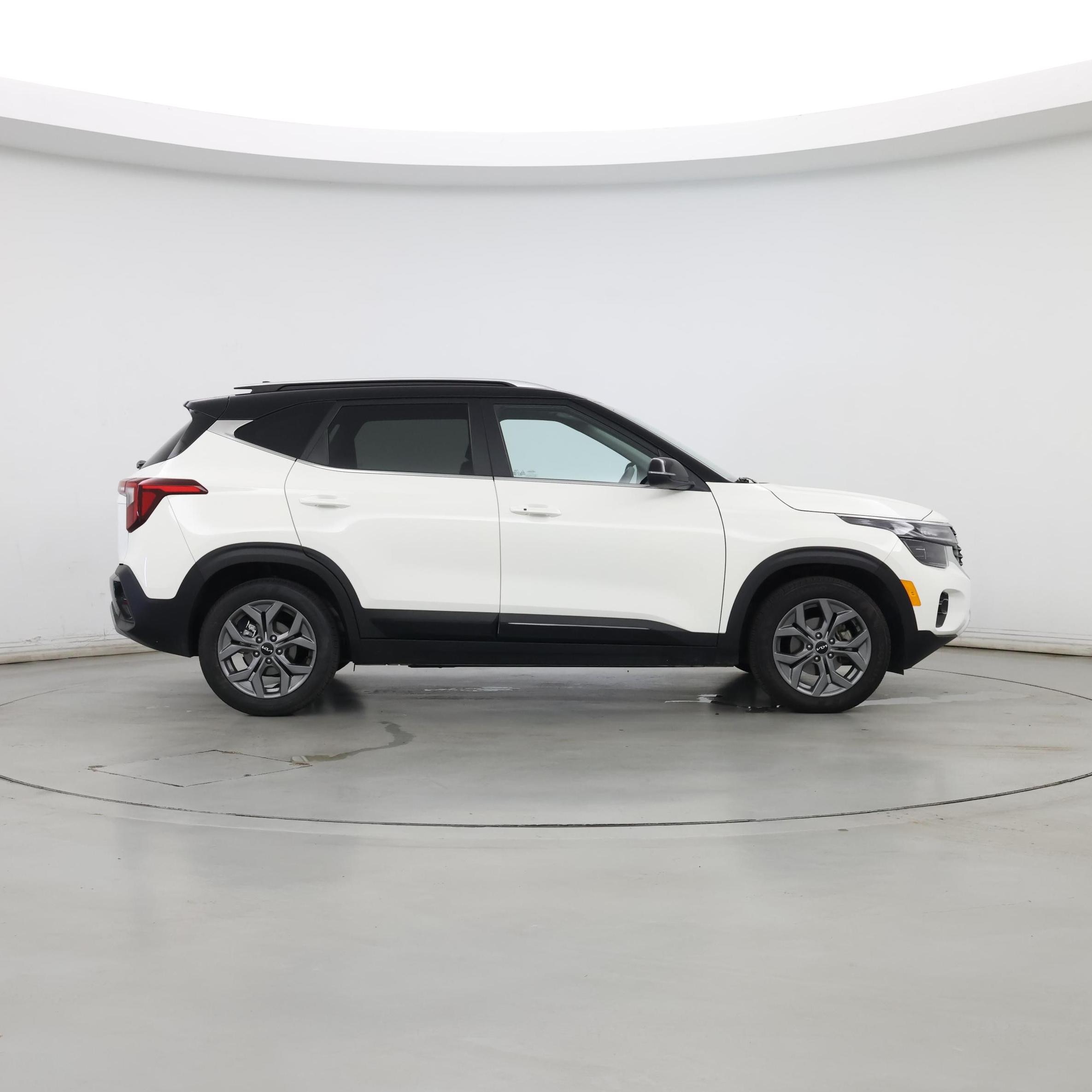 Thumbnail: 2024 Kia Seltos - 7