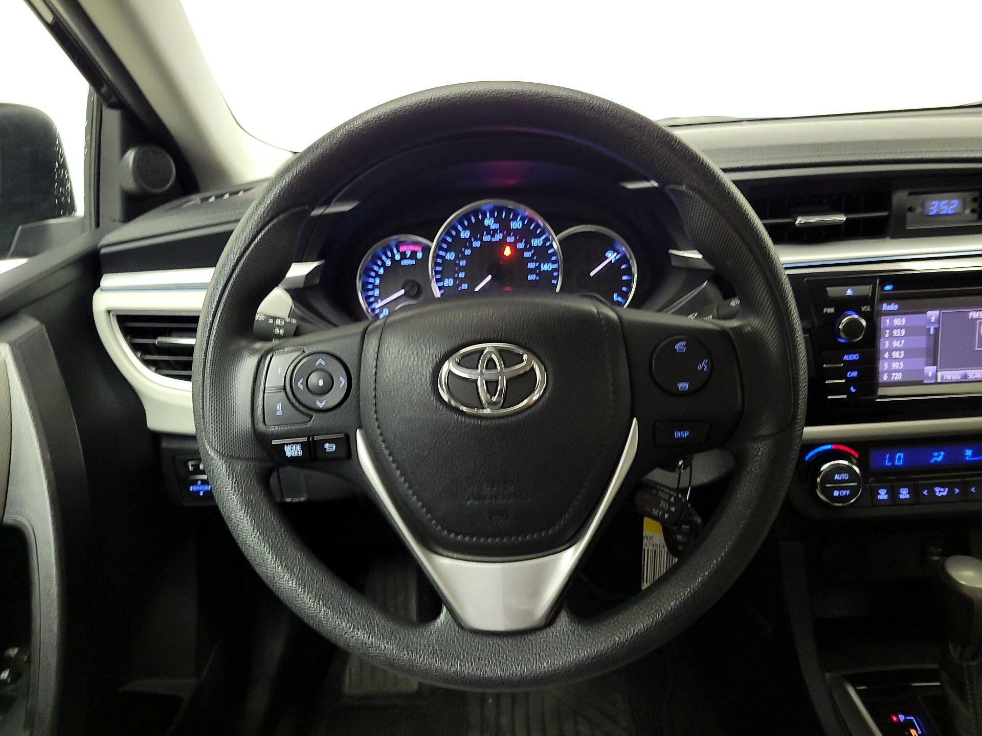 Thumbnail: 2015 Toyota Corolla - 10