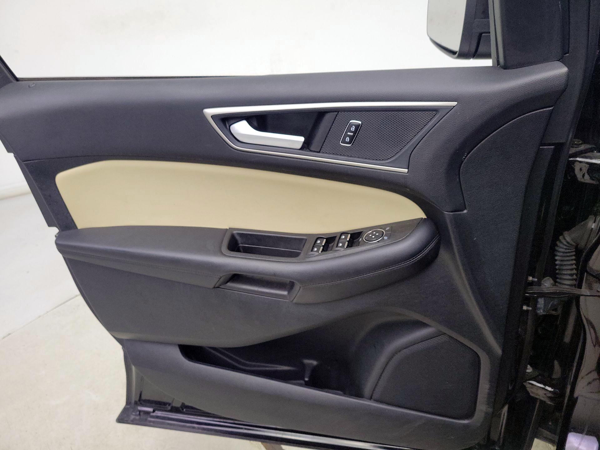 Thumbnail: 2022 Ford Edge - 12