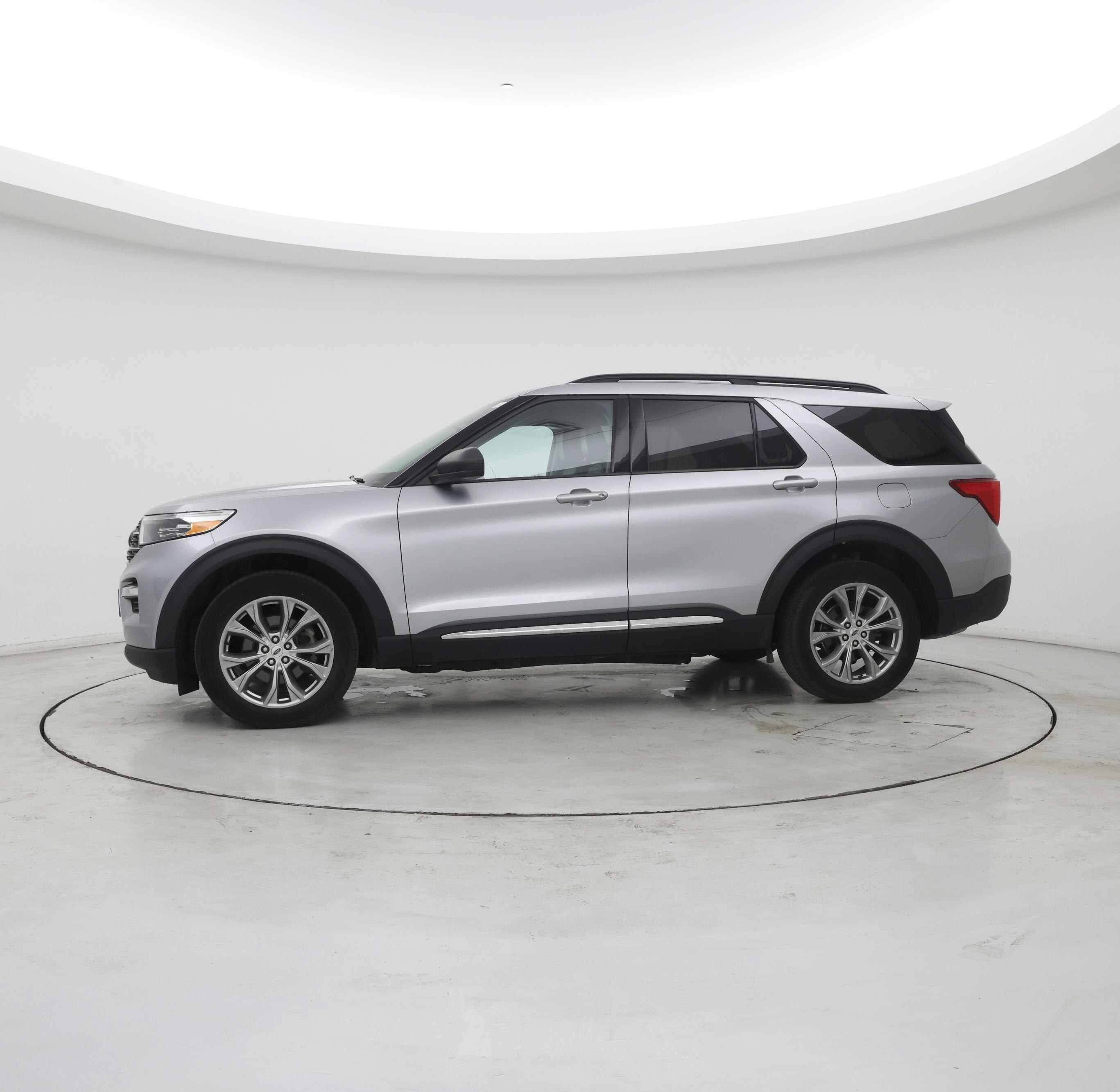 Thumbnail: 2022 Ford Explorer - 3
