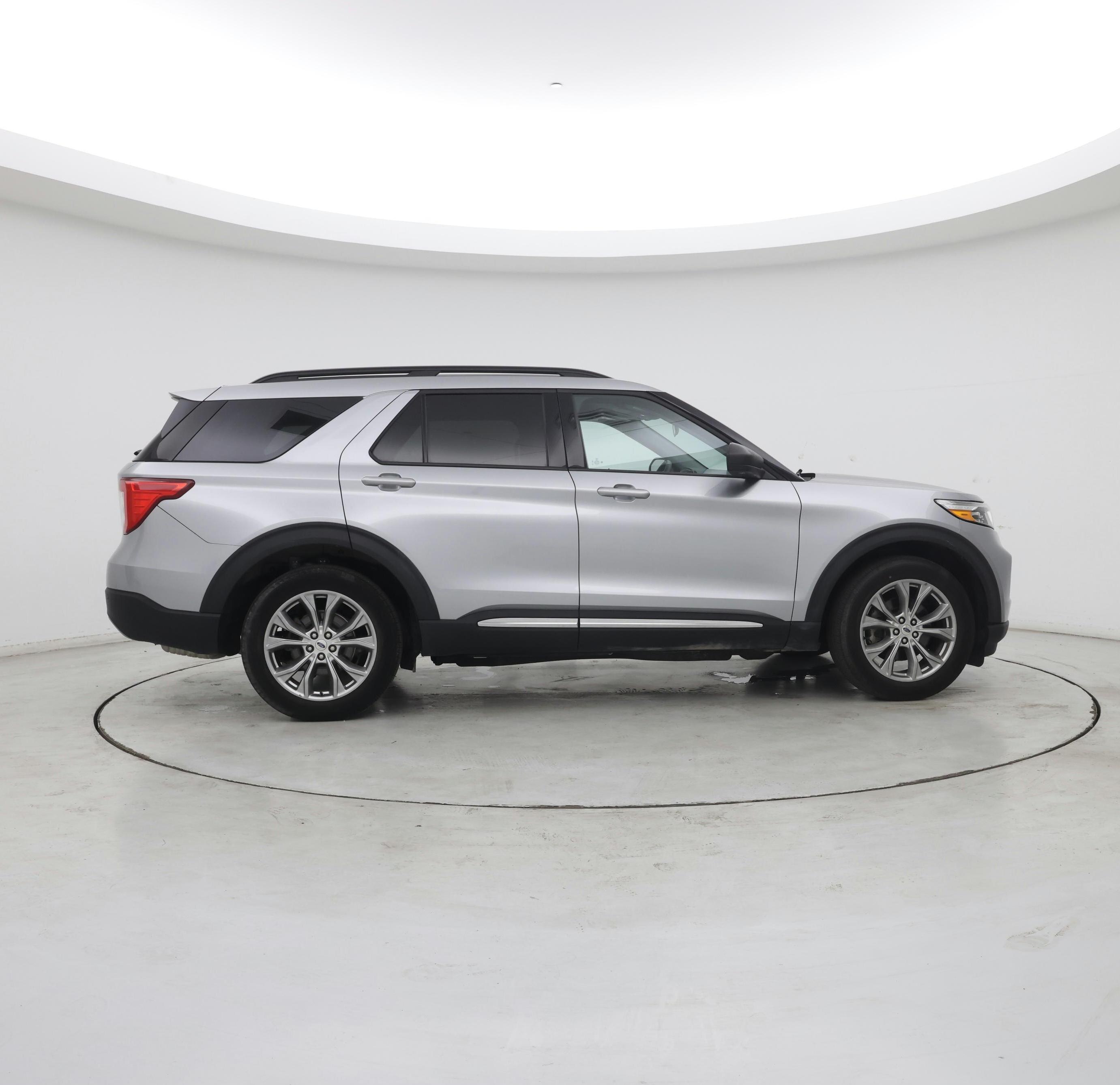 Thumbnail: 2022 Ford Explorer - 7