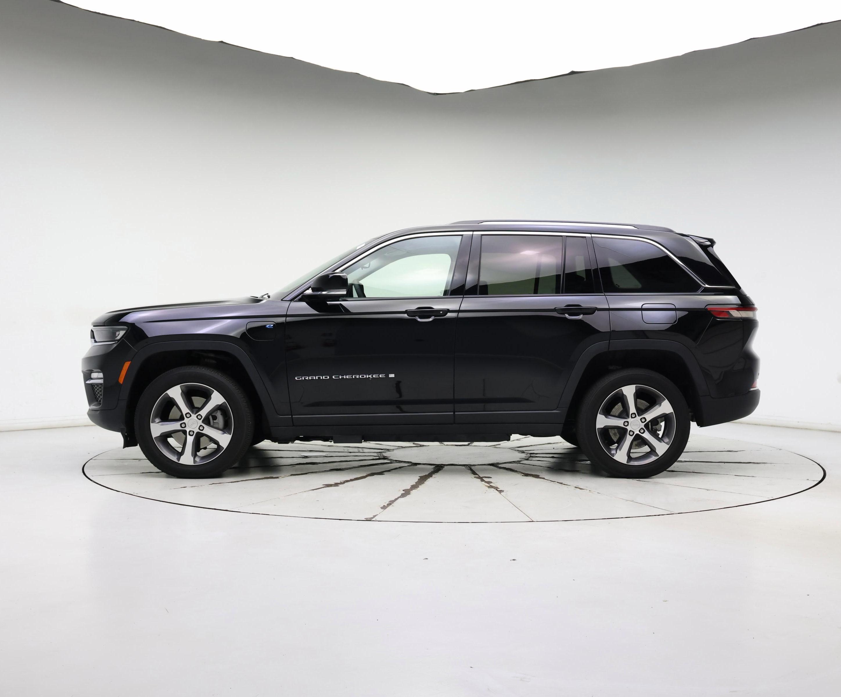 Thumbnail: 2023 Jeep Grand Cherokee - 3