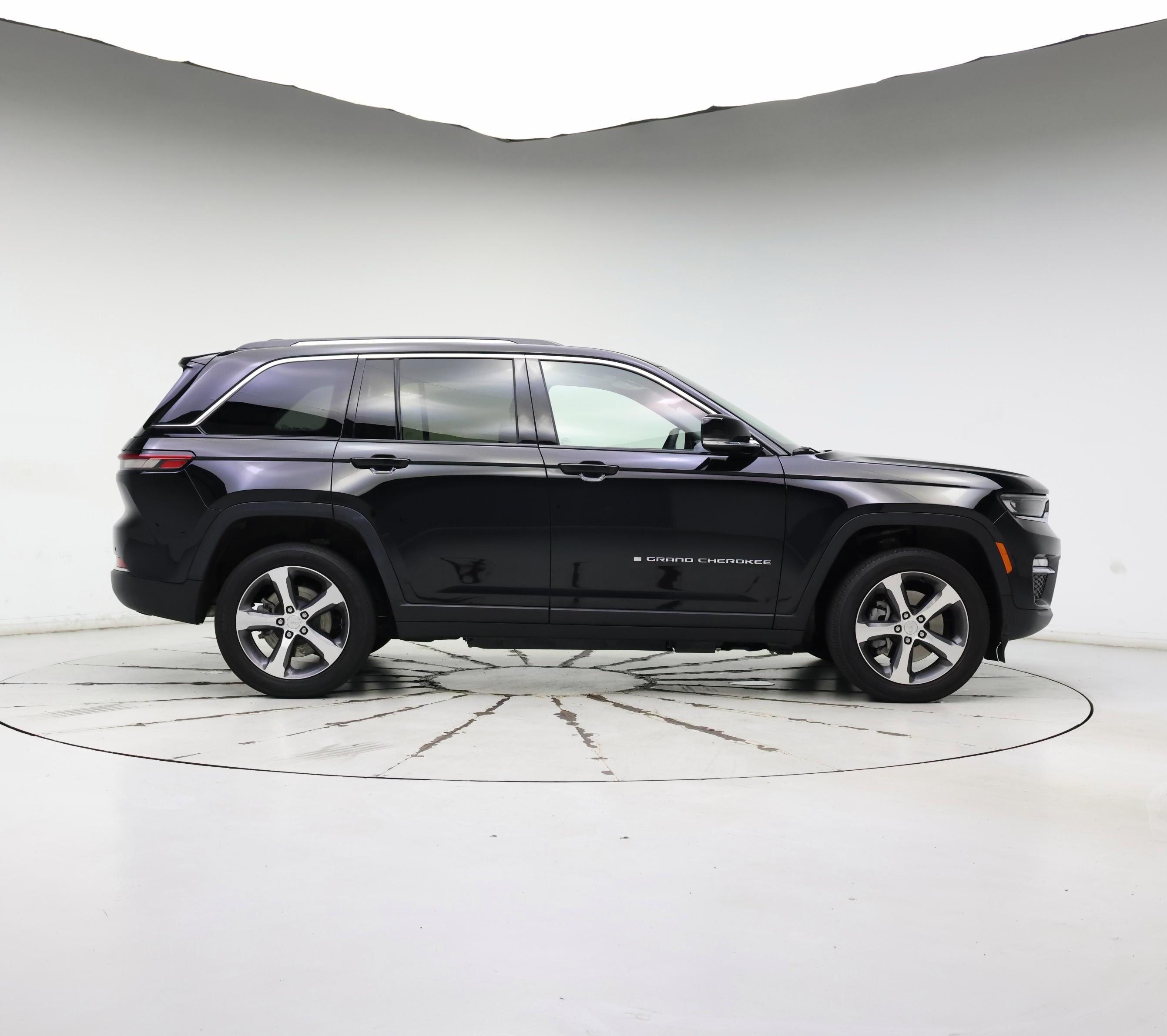 Thumbnail: 2023 Jeep Grand Cherokee - 7
