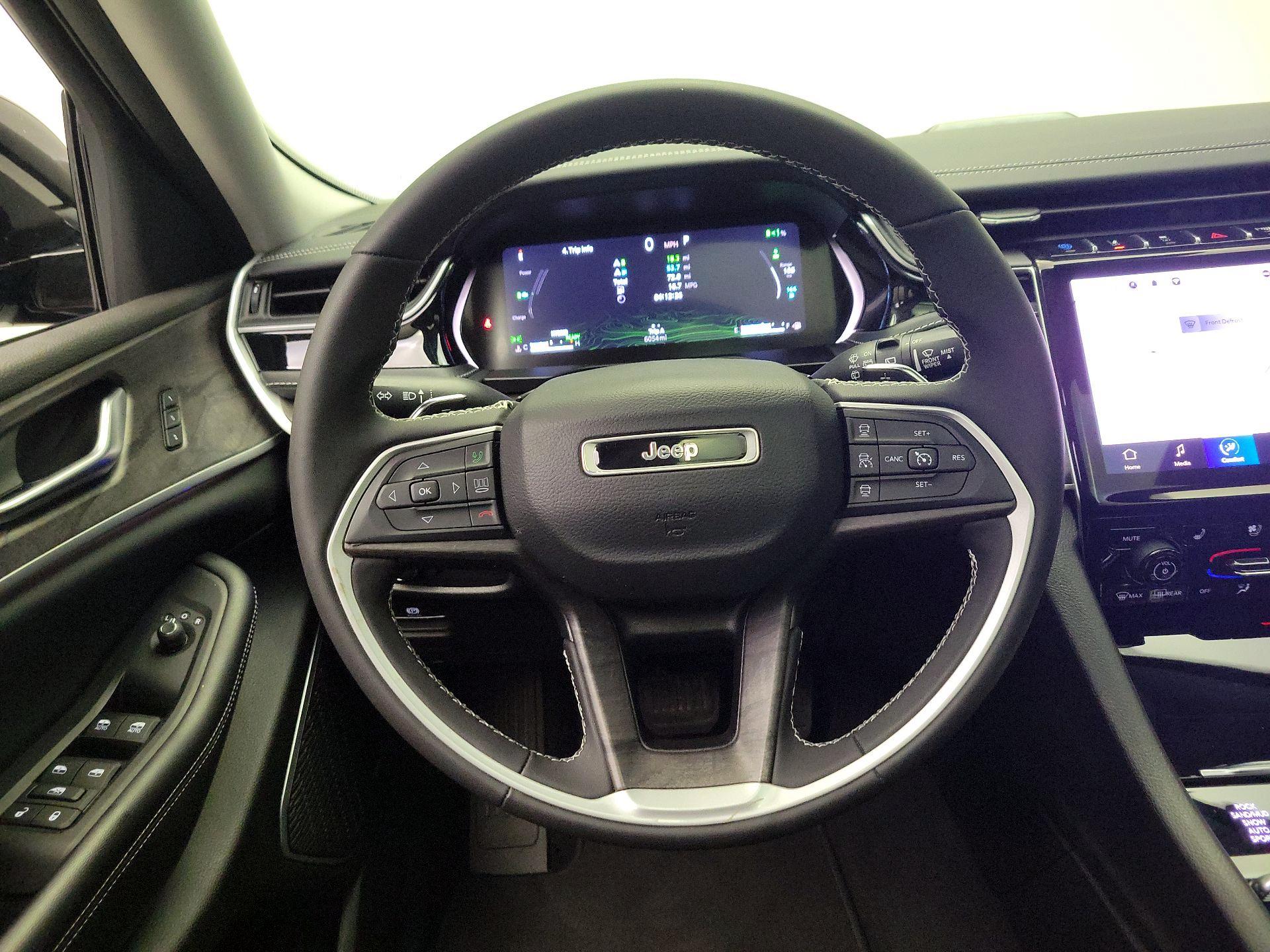Thumbnail: 2022 Jeep Grand Cherokee - 10