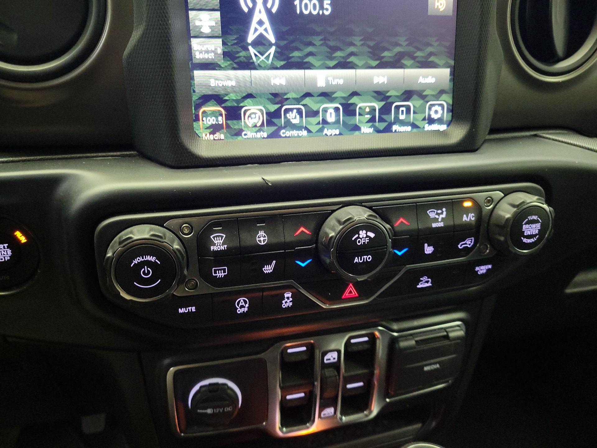 Thumbnail: 2021 Jeep Gladiator - 17