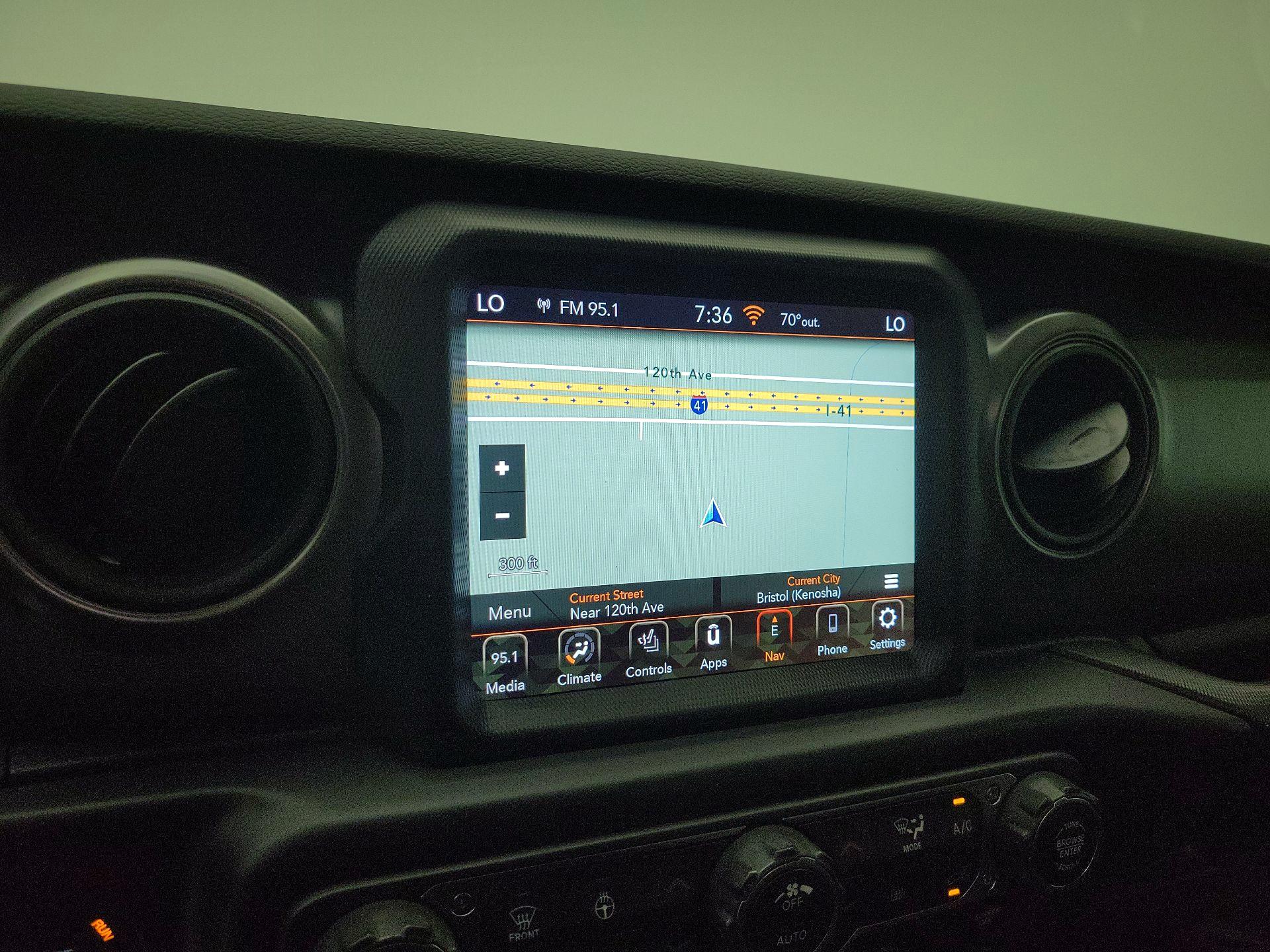 Thumbnail: 2022 Jeep Gladiator - 14
