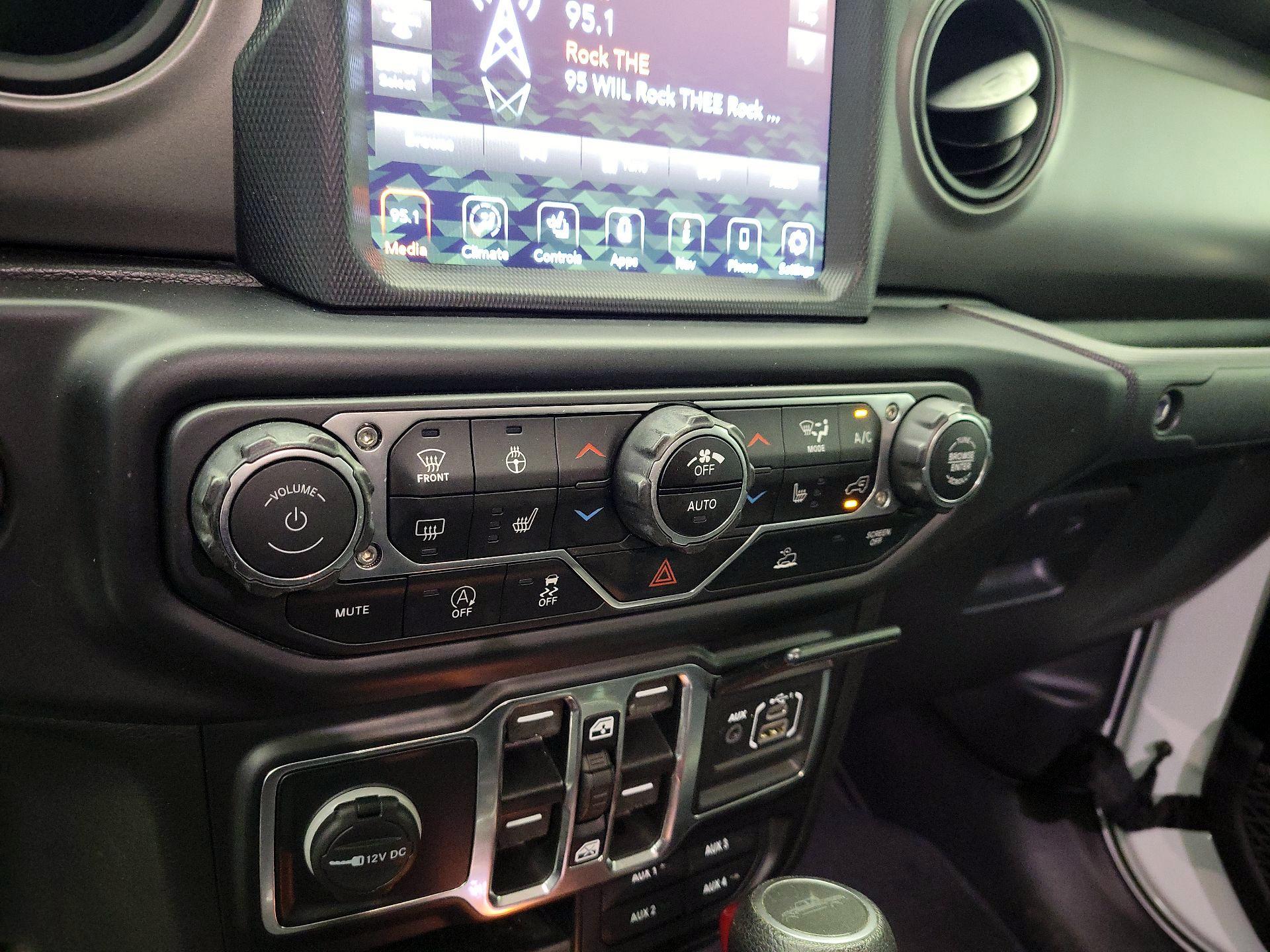 Thumbnail: 2022 Jeep Gladiator - 17