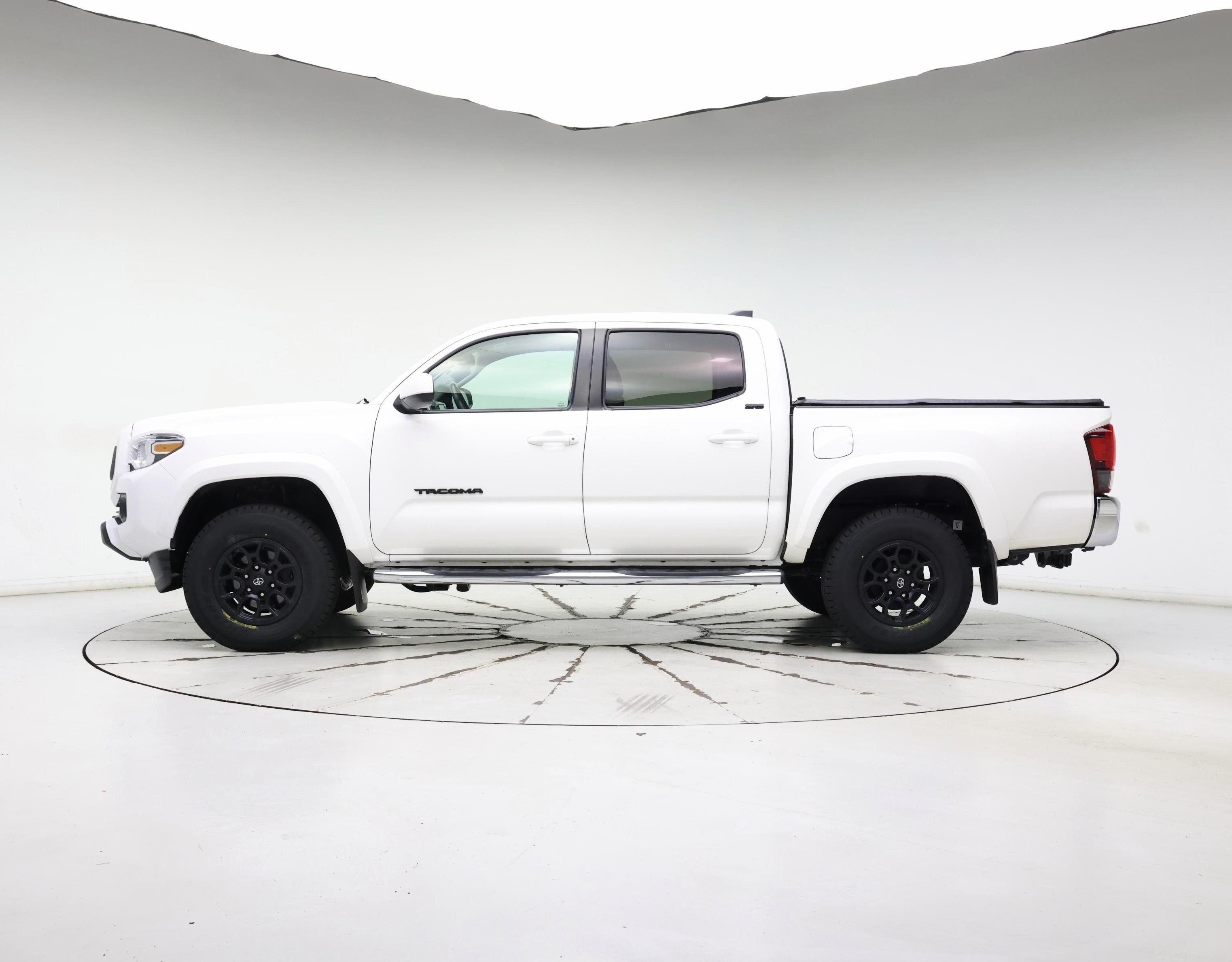 Thumbnail: 2022 Toyota Tacoma - 3