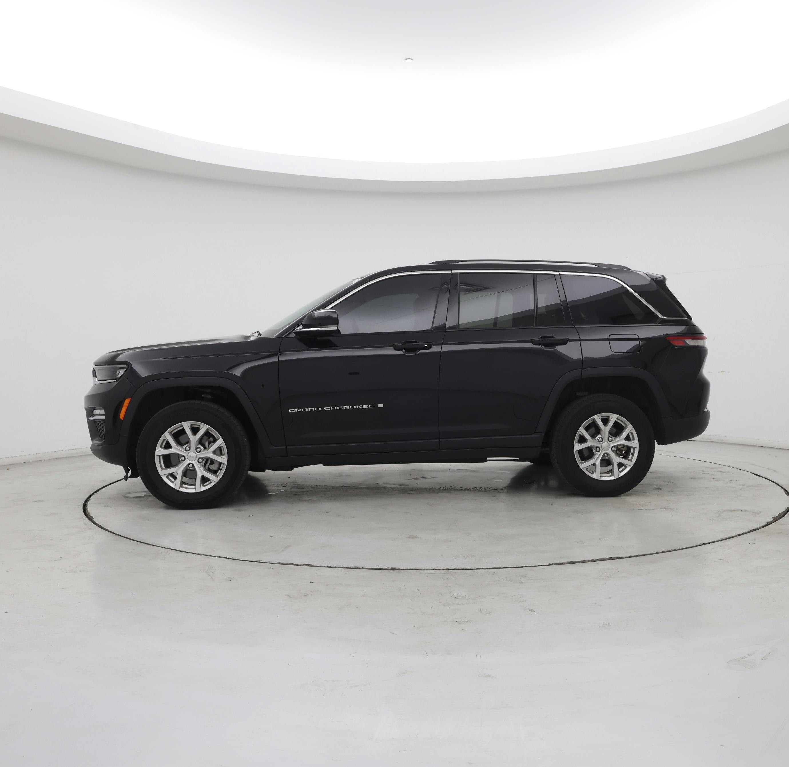 Thumbnail: 2023 Jeep Grand Cherokee - 3