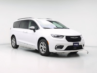 White 2023 Chrysler Pacifica Limited