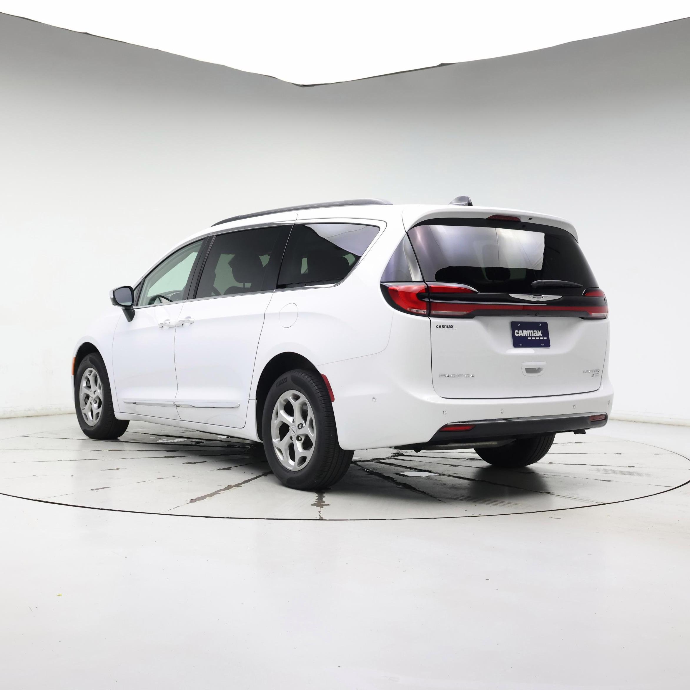 Thumbnail: 2023 Chrysler Pacifica - 2