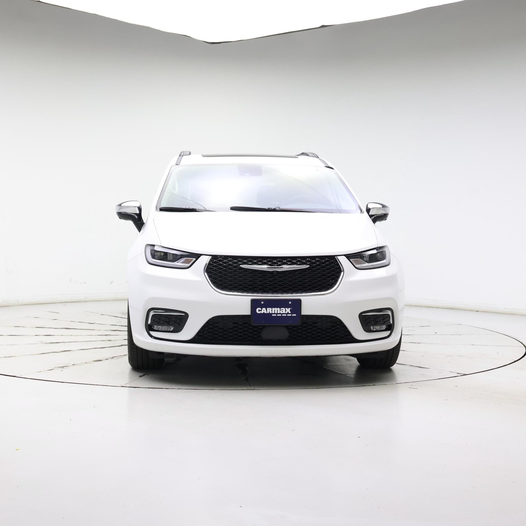 Thumbnail: 2023 Chrysler Pacifica - 5