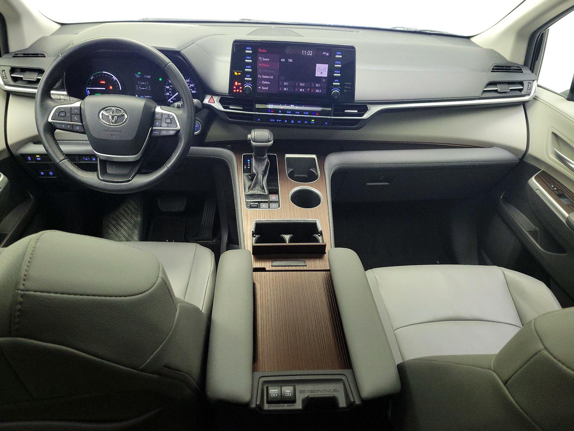 Thumbnail: 2021 Toyota Sienna - 9