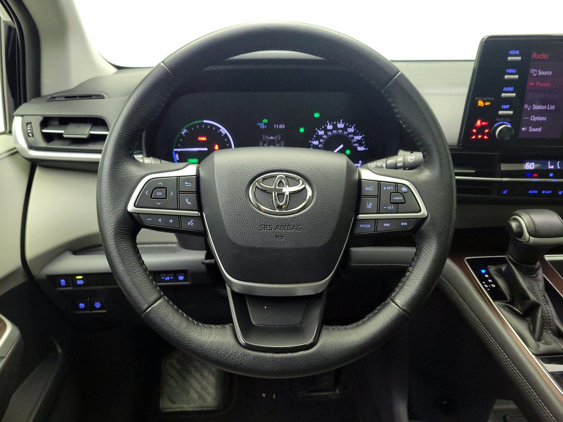 Thumbnail: 2021 Toyota Sienna - 10