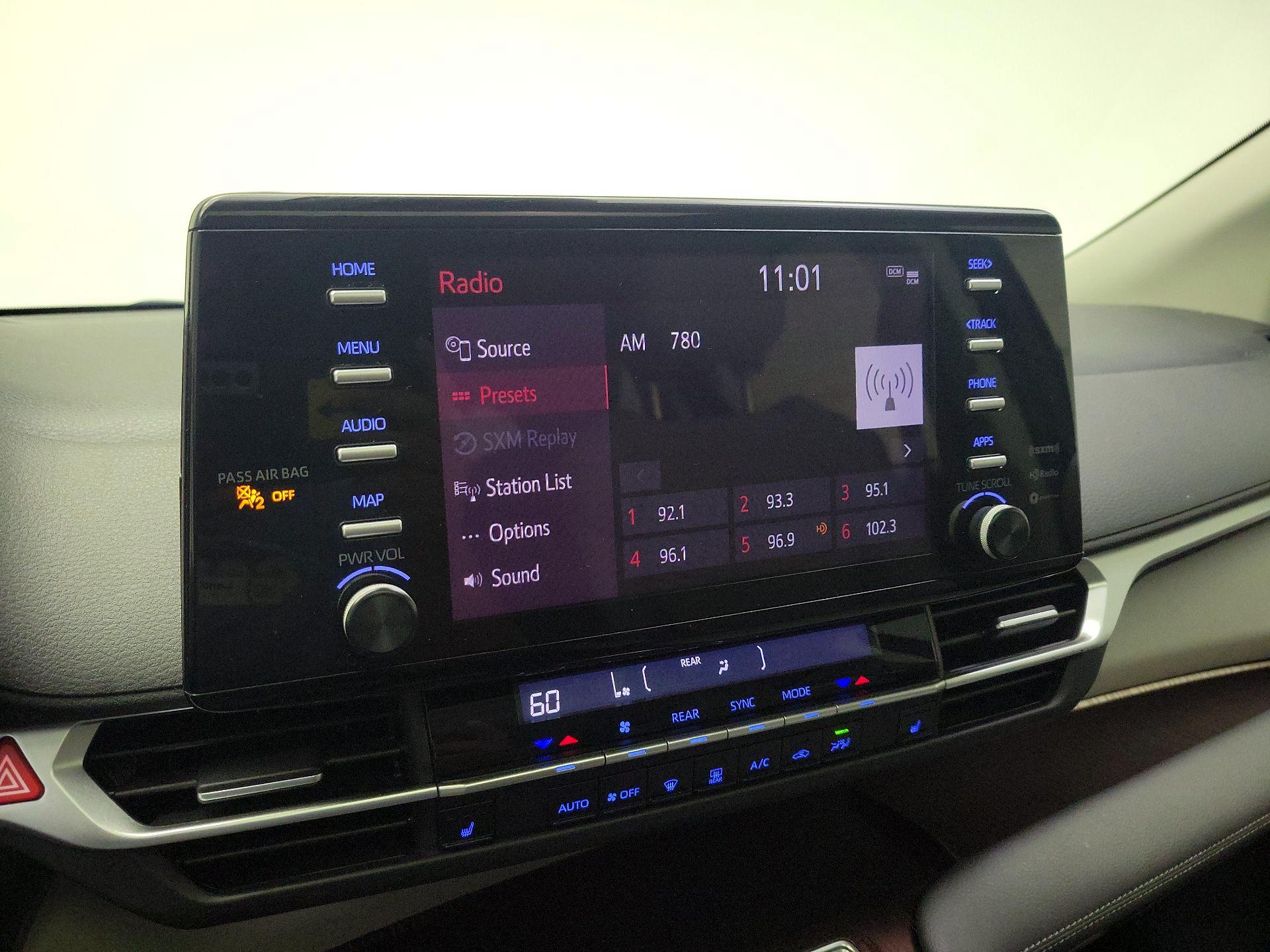 Thumbnail: 2021 Toyota Sienna - 15