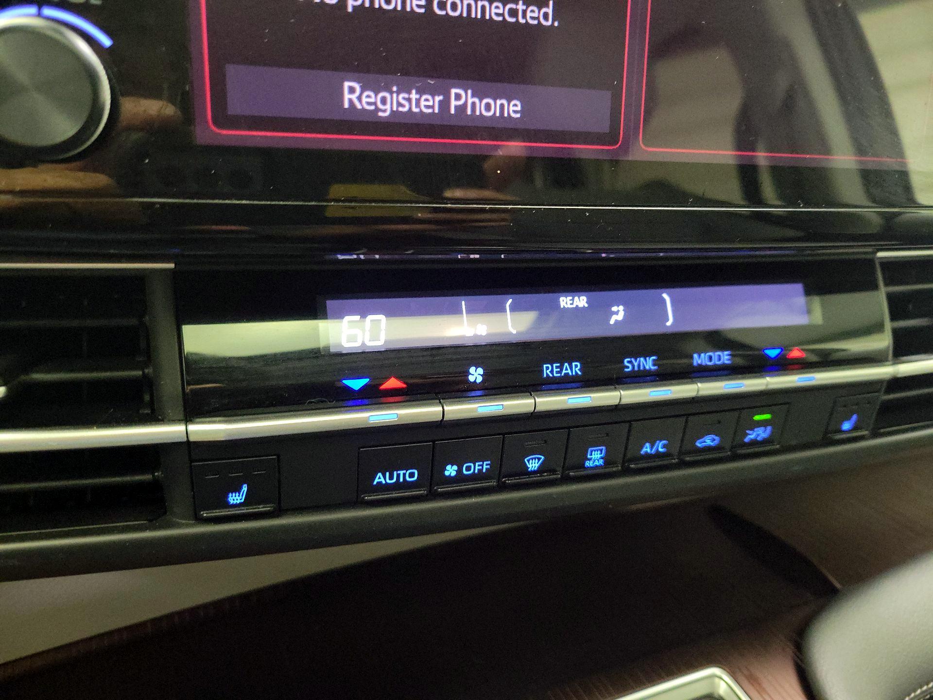 Thumbnail: 2021 Toyota Sienna - 16