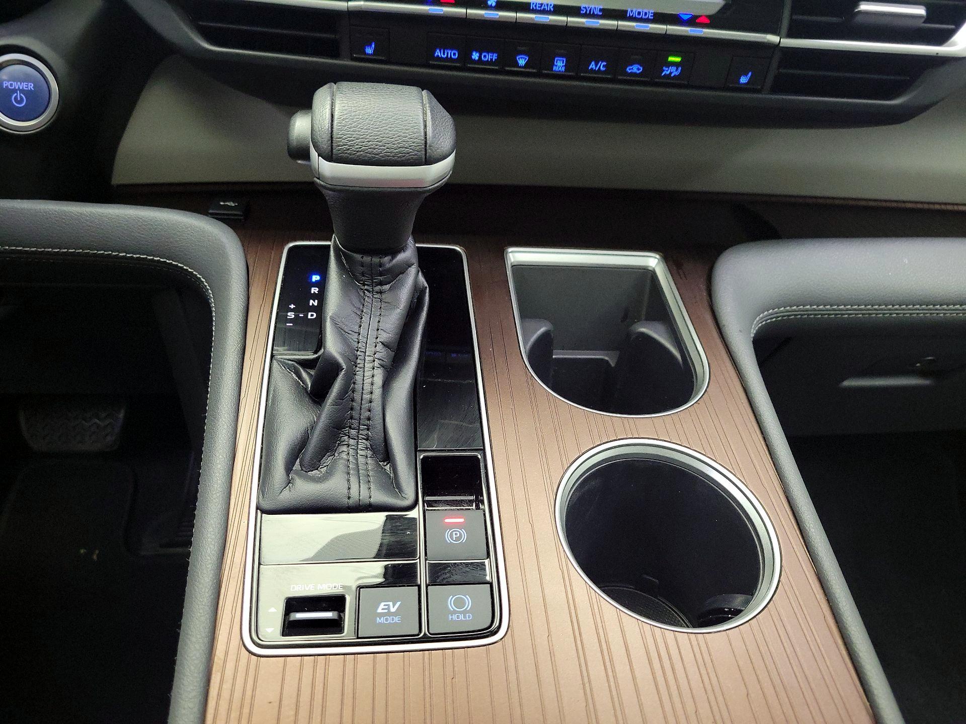 Thumbnail: 2021 Toyota Sienna - 17