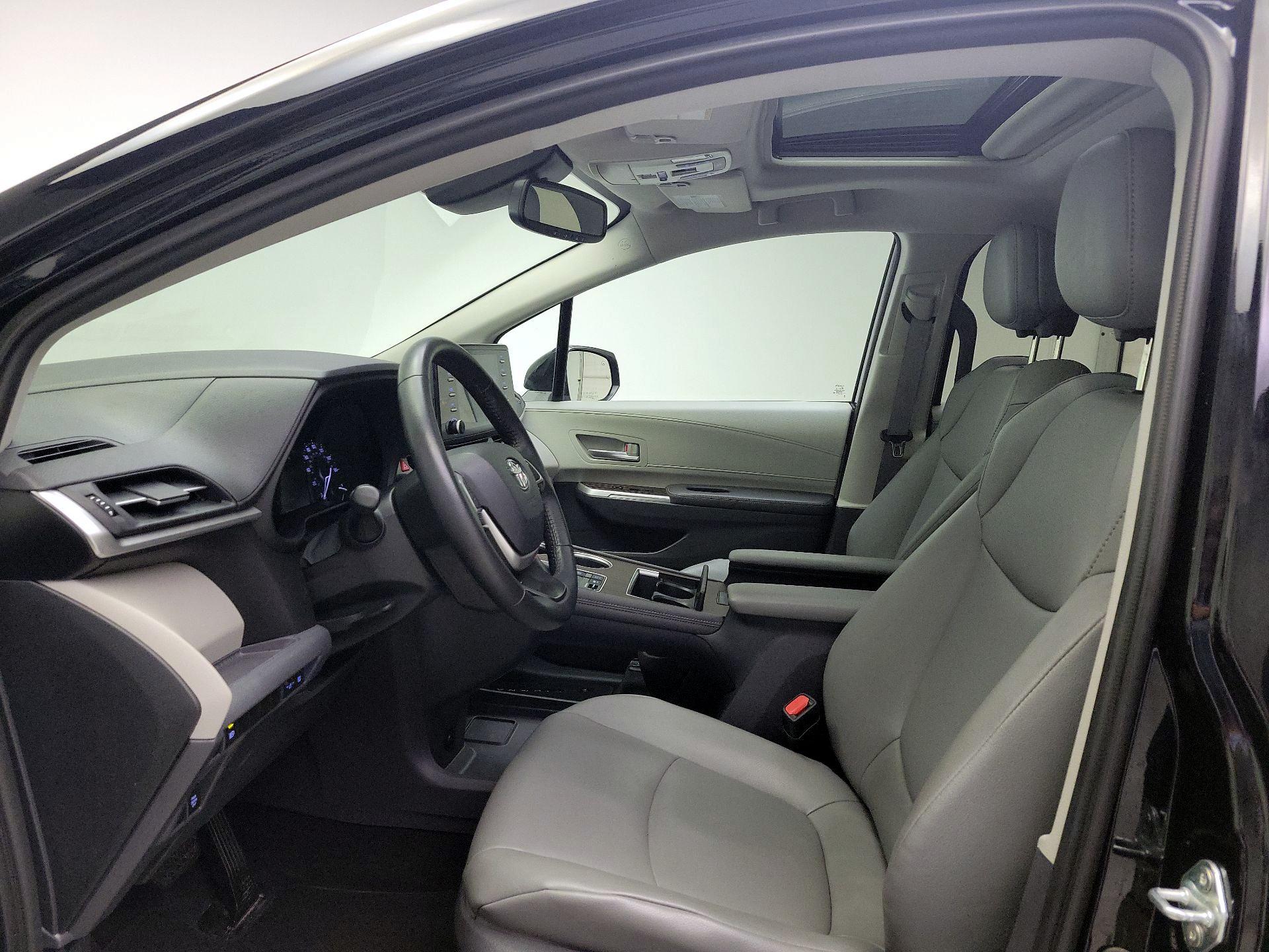 Thumbnail: 2021 Toyota Sienna - 19