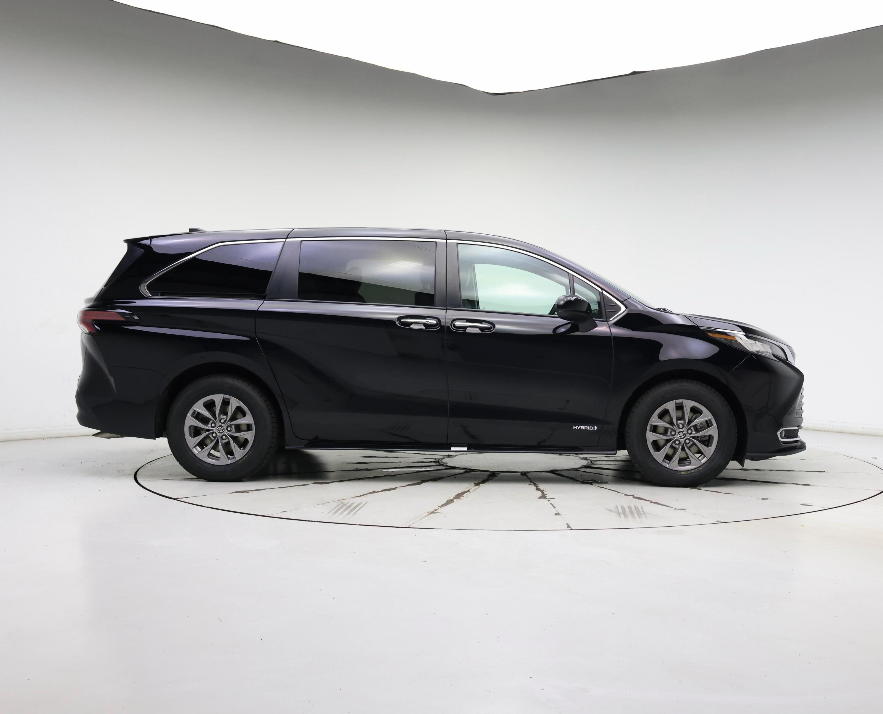 Thumbnail: 2021 Toyota Sienna - 7