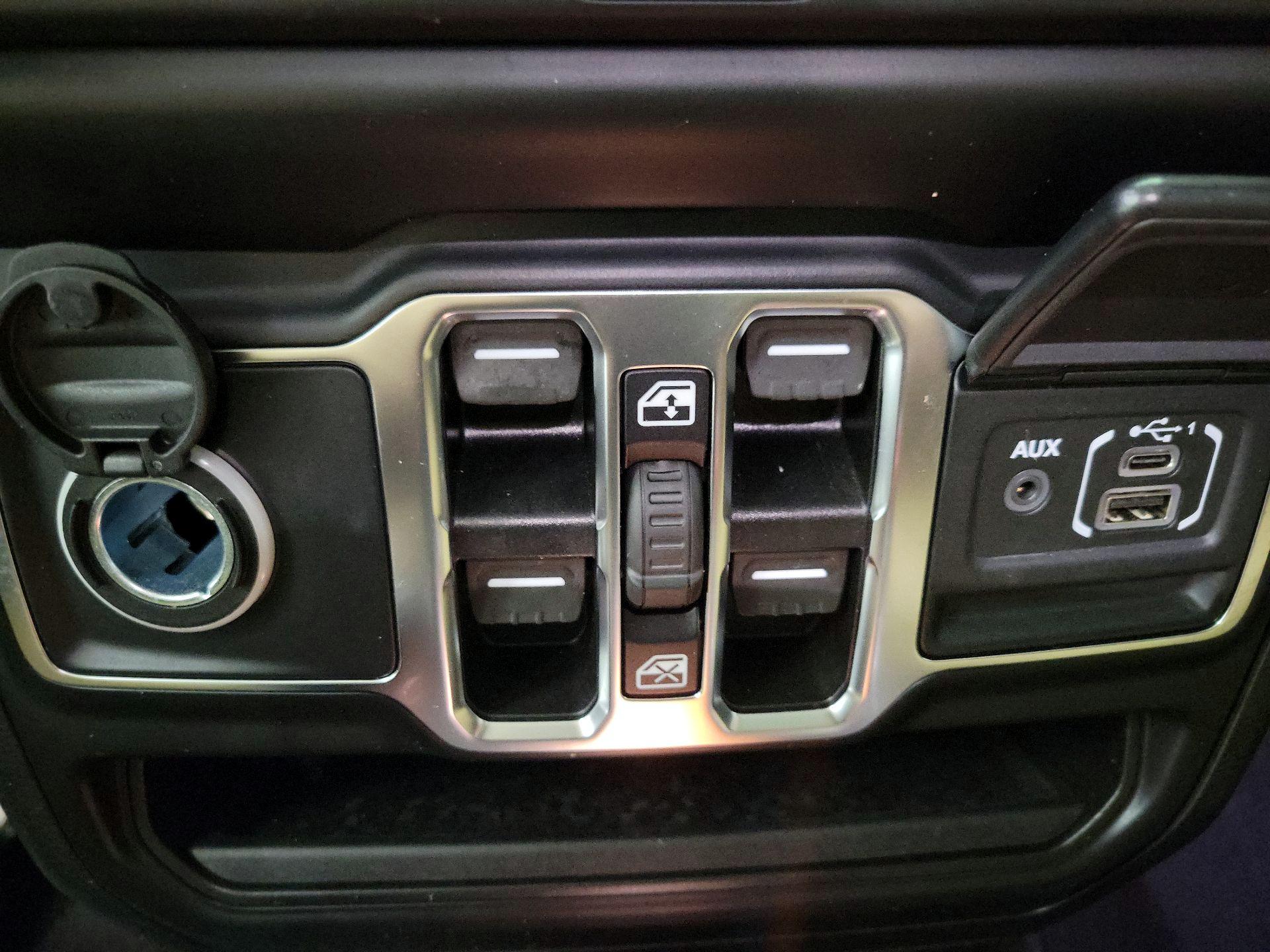 Thumbnail: 2021 Jeep Wrangler - 19