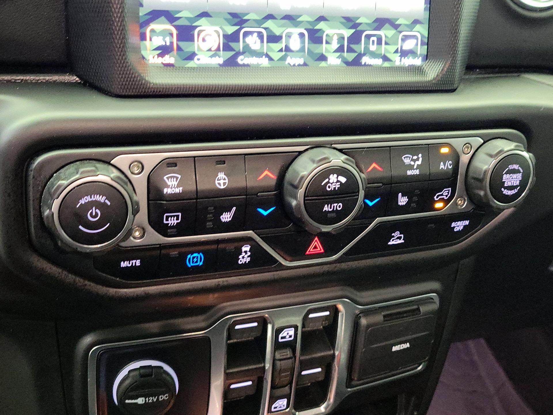 Thumbnail: 2023 Jeep Wrangler - 17
